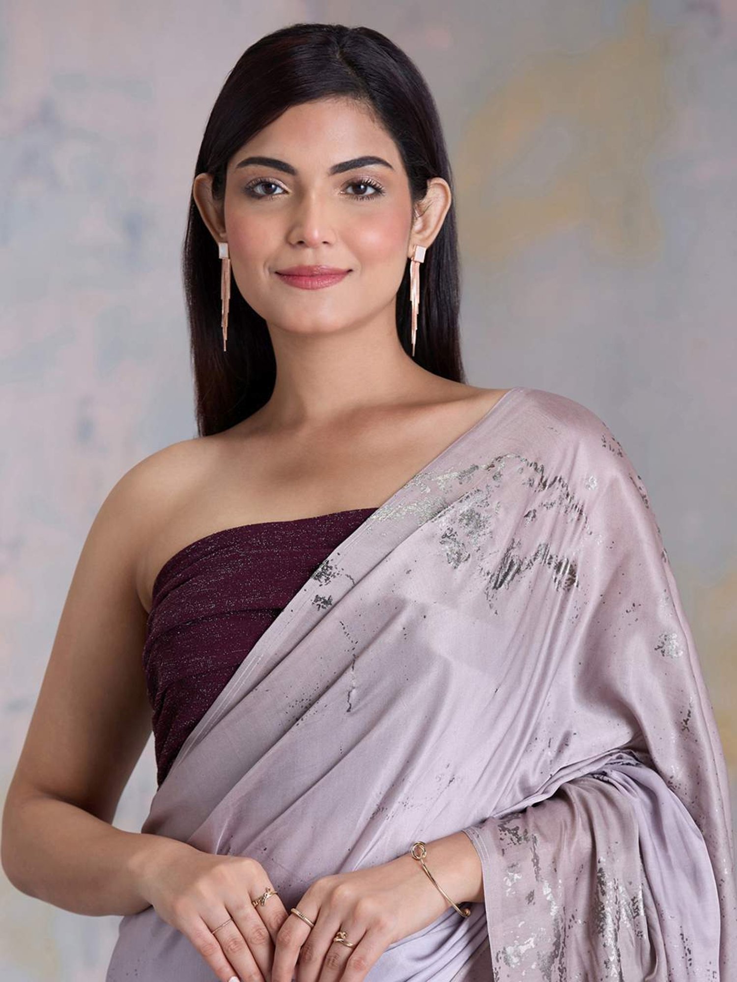 navyasa by liva Grey Printed Saree With Unstitched Blouse