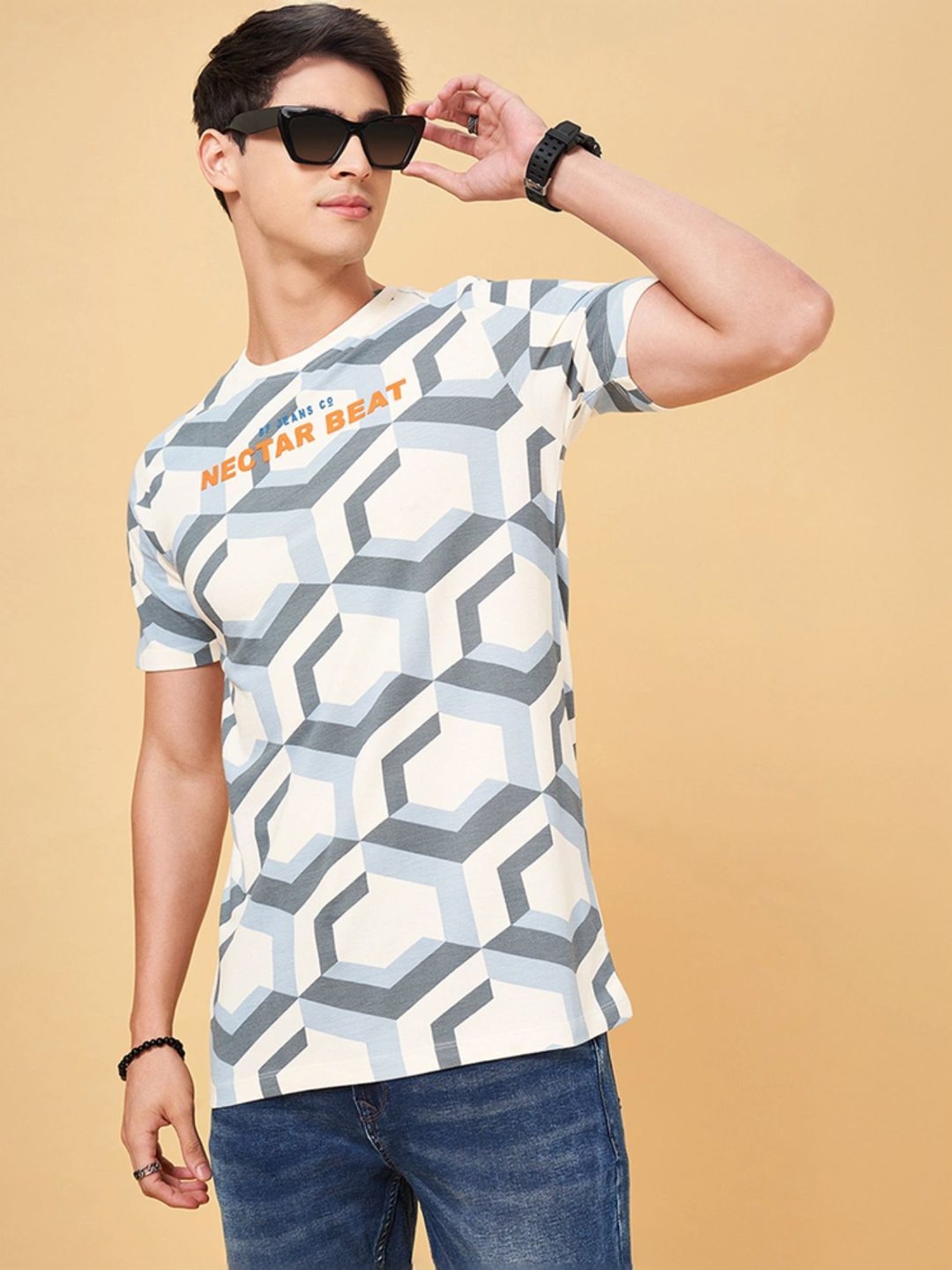 Sf Jeans By Pantaloons Marshmallow Slim Fit Printed T-Shirt