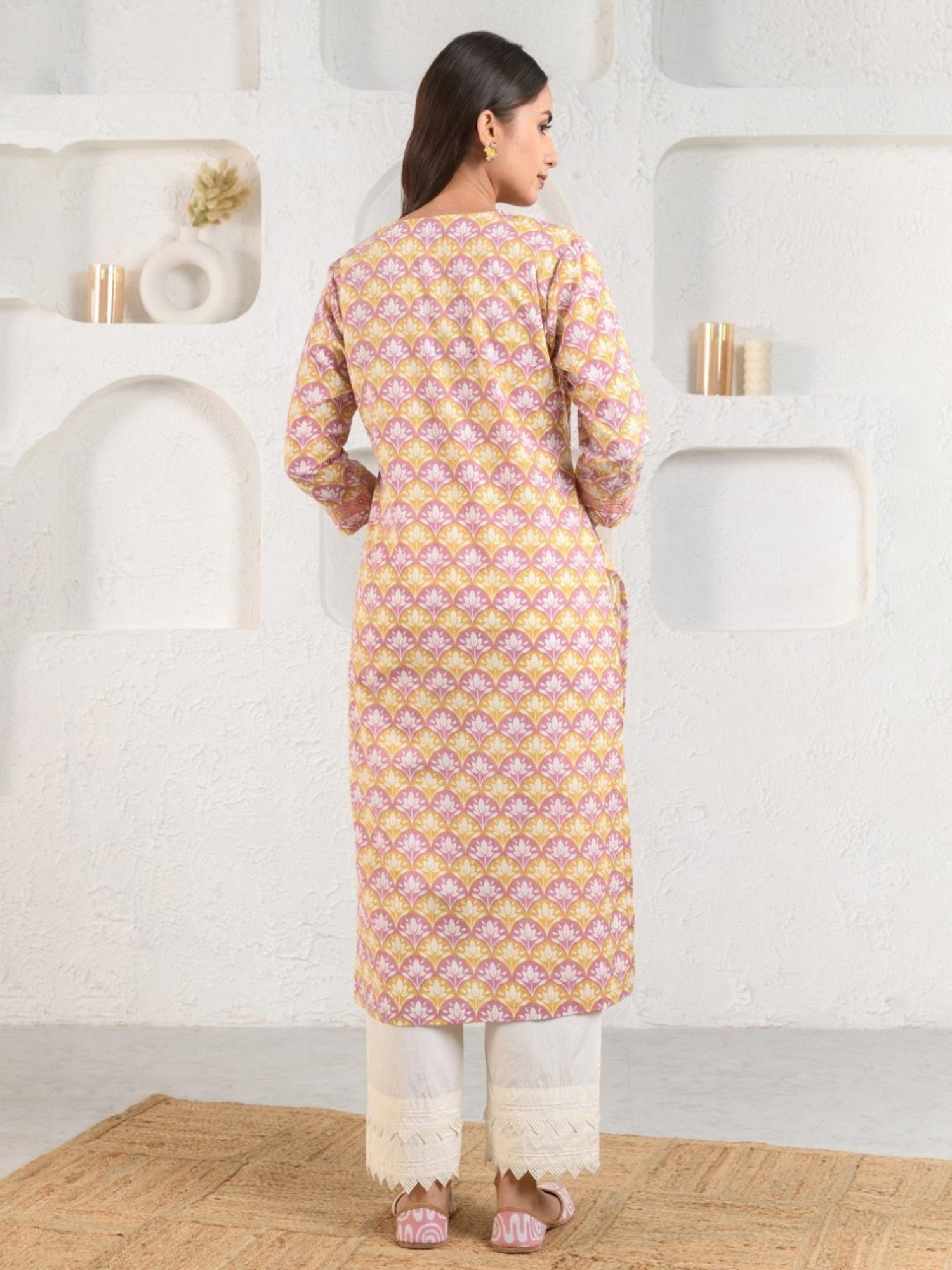 Prakriti Jaipur Peach Scallop Lotus Kurta