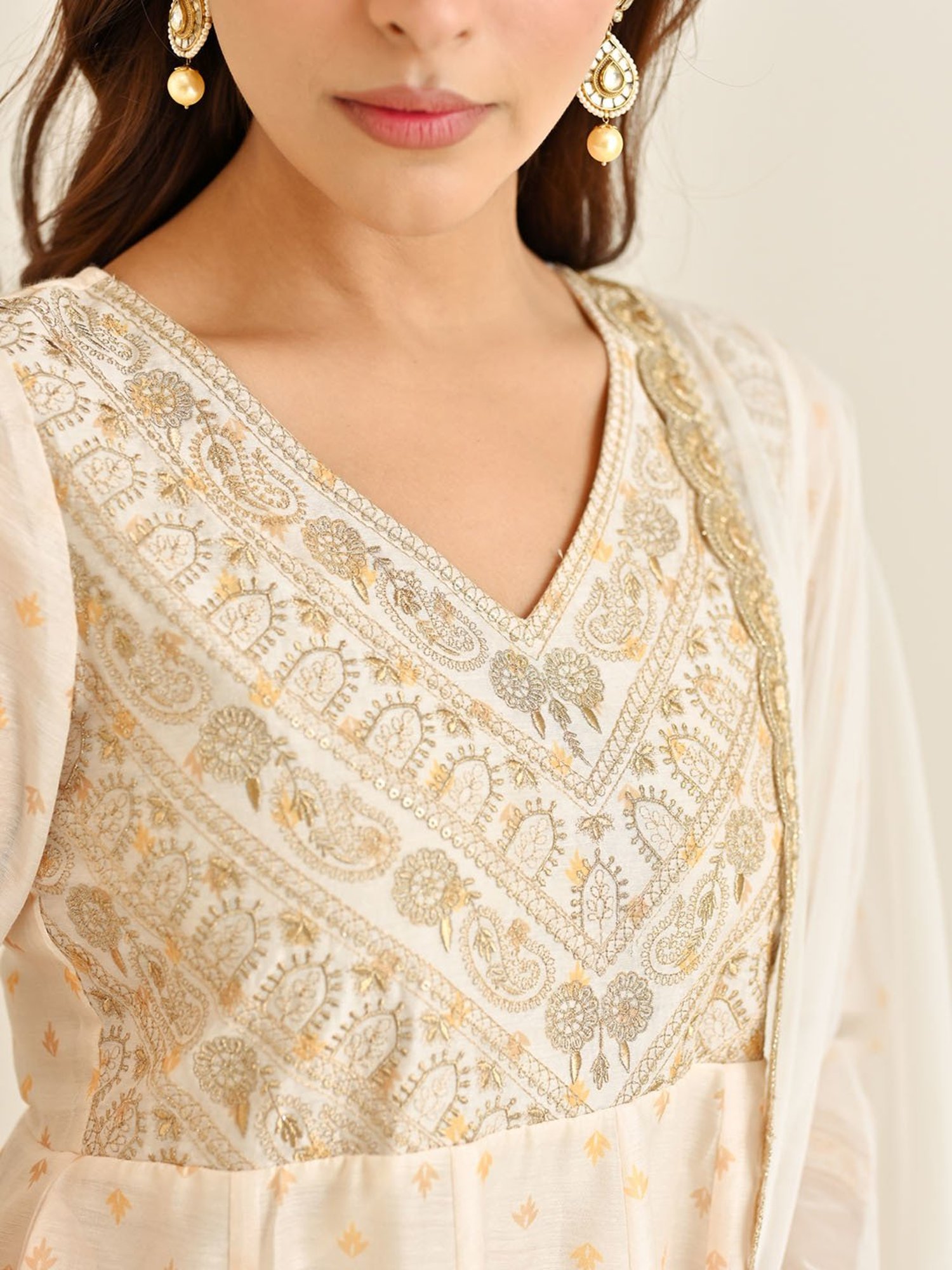 Rustorange Off-White Embroidered Kurta With Pant & Dupatta