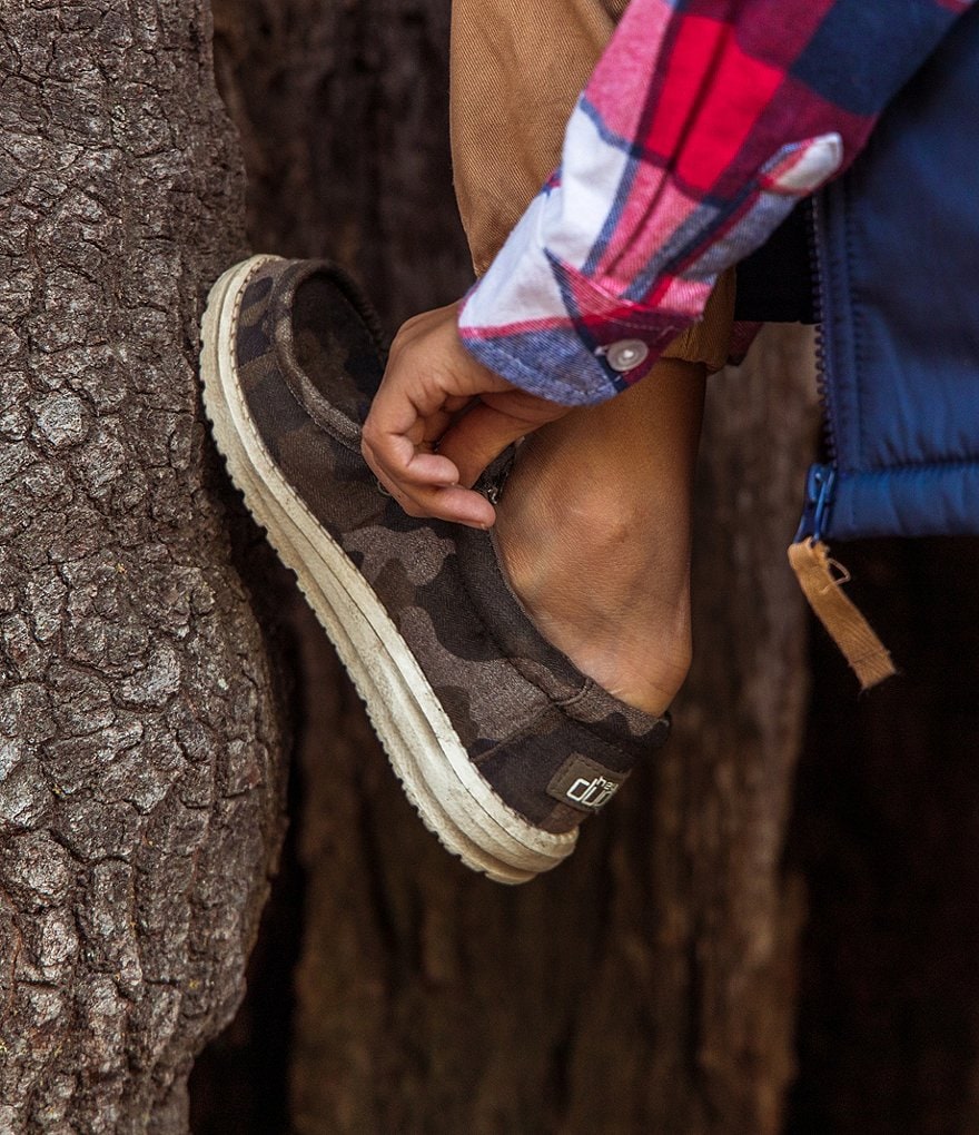 Hey Dude Boys' Wally Camo Linen Washable Slip-Ons (Youth)