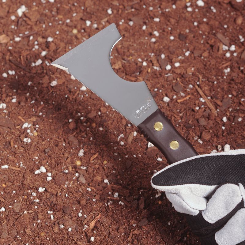 Nisaku NJP1150 Japanese Stainless Steel Scraper Knife with Metal End Cap.