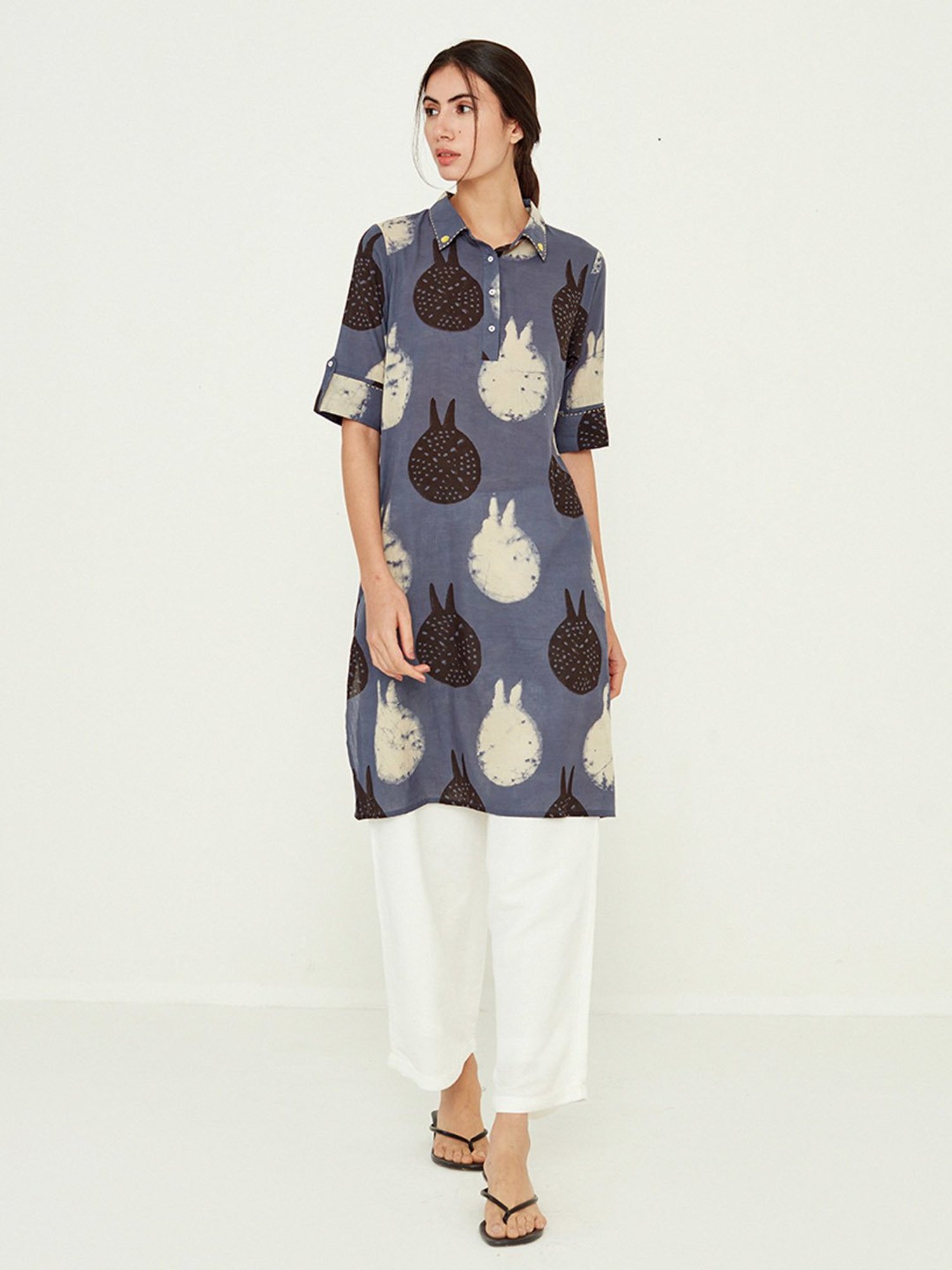 ANCESTRY Blue Printed Straight Kurta