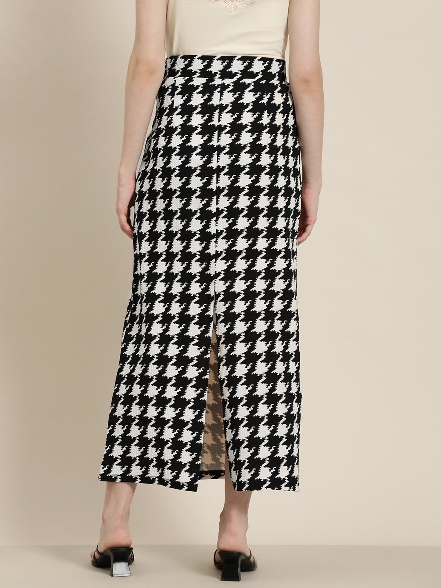 Qurvii Black Printed Maxi Skirt