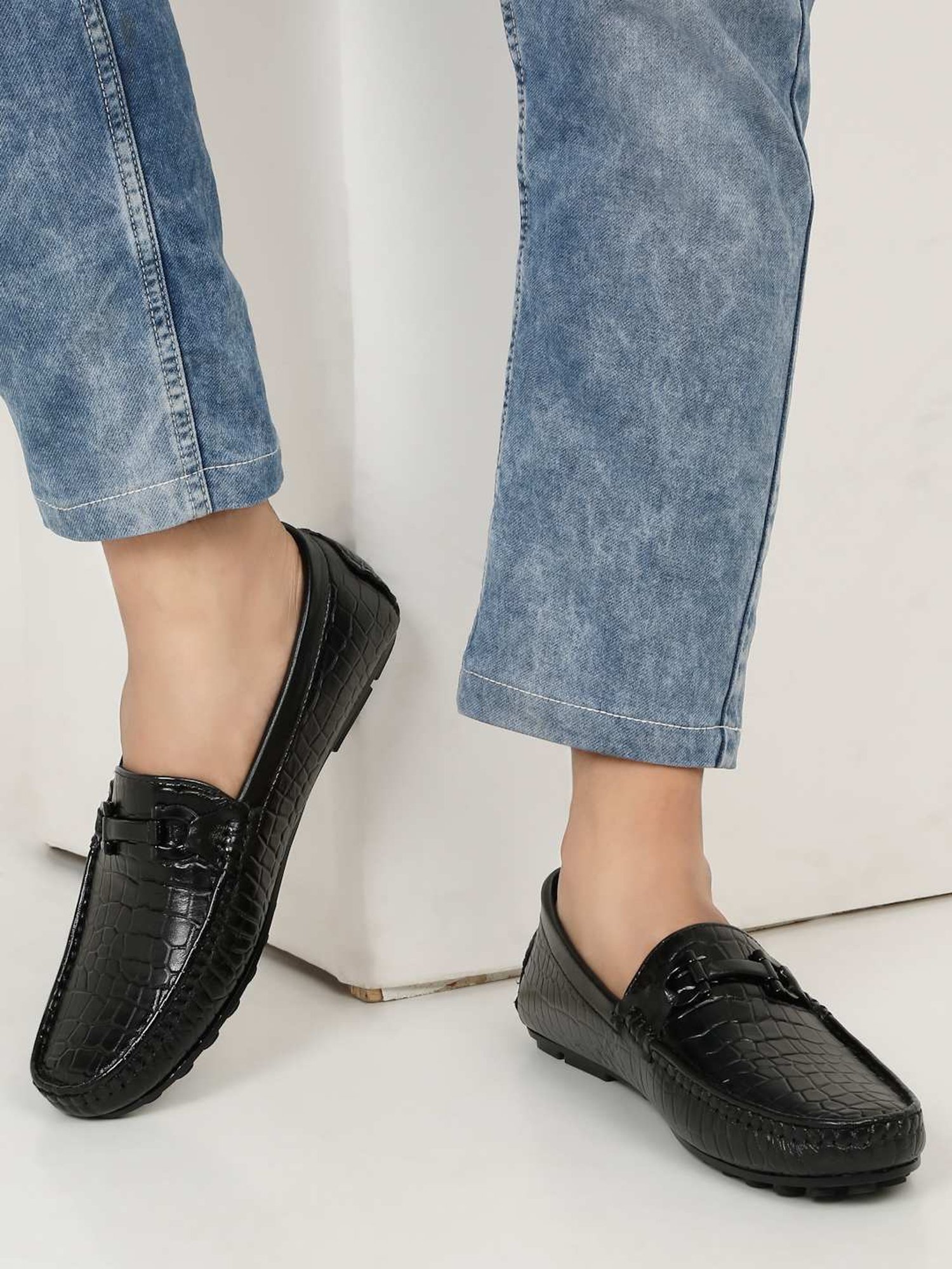 Teakwood Leathers Men's Black Casual Loafers