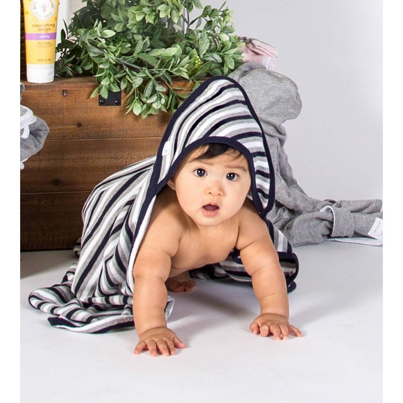 Burt's Bees Baby® Baby Boys' 2pk Hooded Bath Towel -  White/Navy Blue