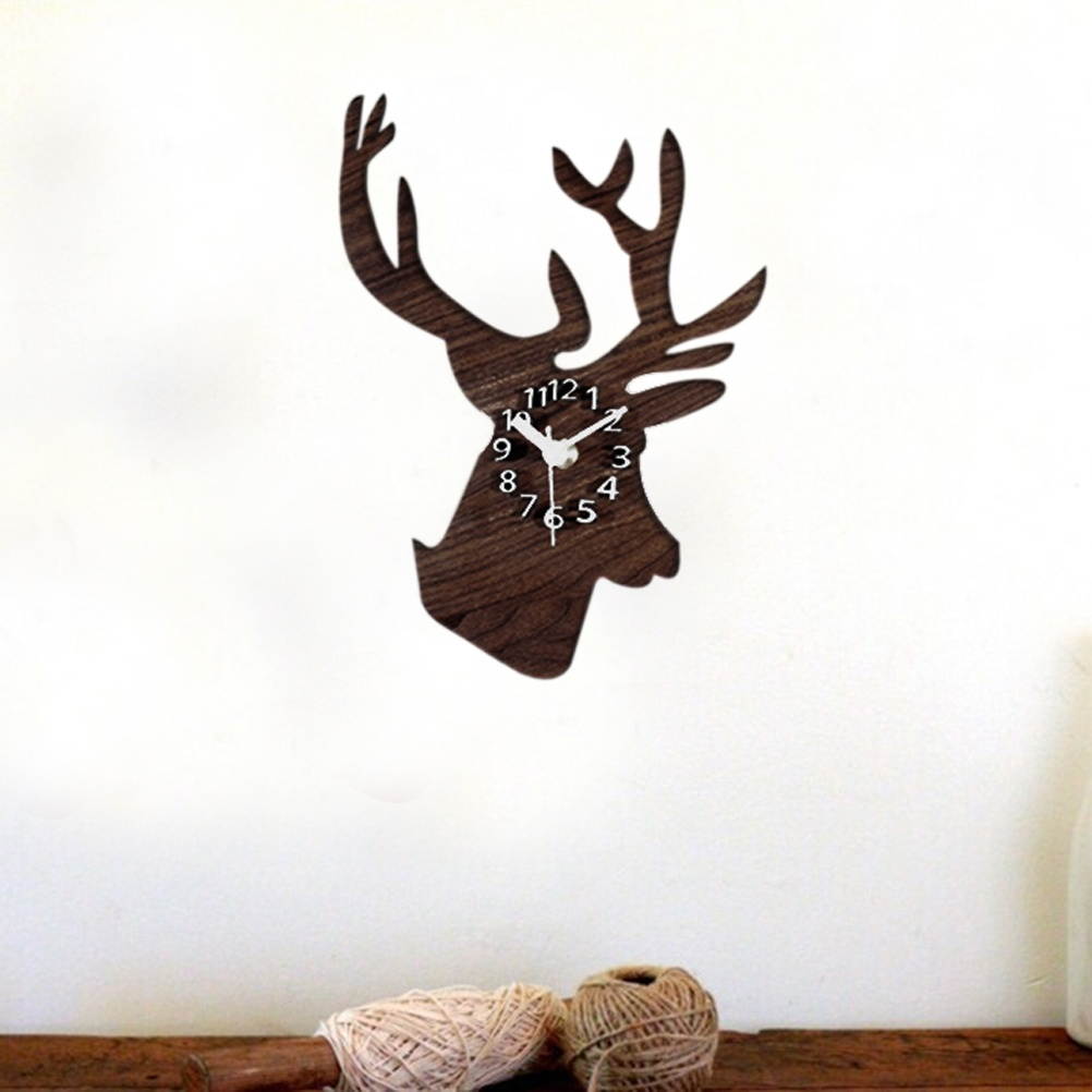 European Classic Silent Wall Clock Cool Rural Wooden Deer Head Clock Wall Decoration Gift (Brown)