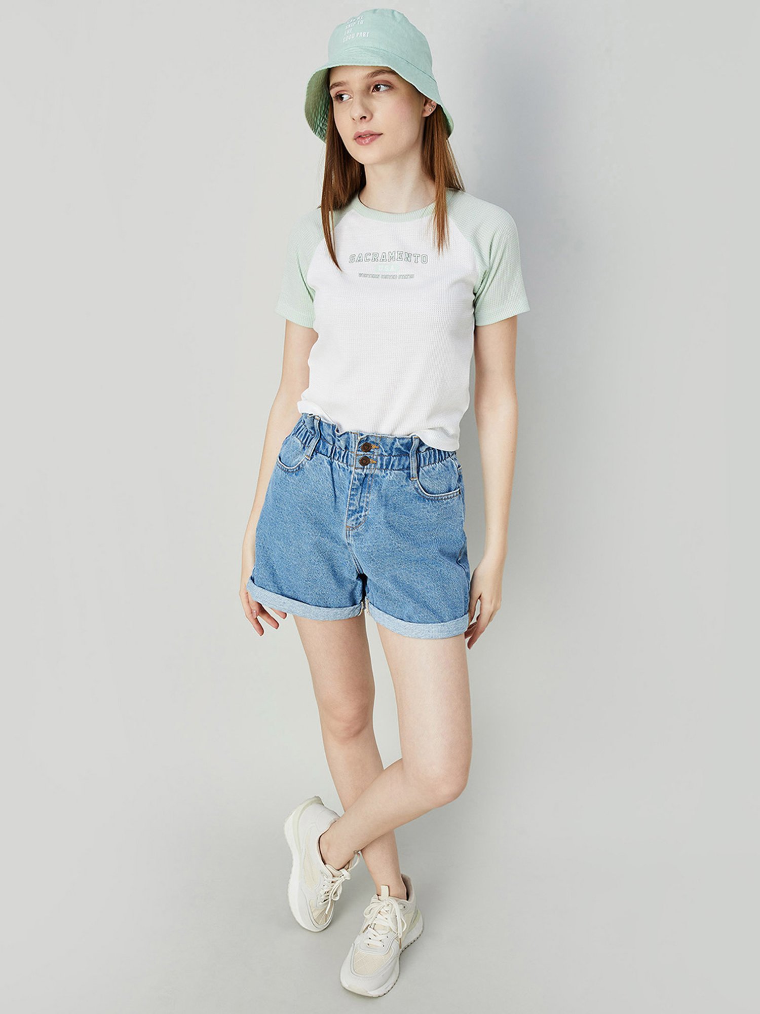 Ginger by Lifestyle White & Mint Green Color-Block Top