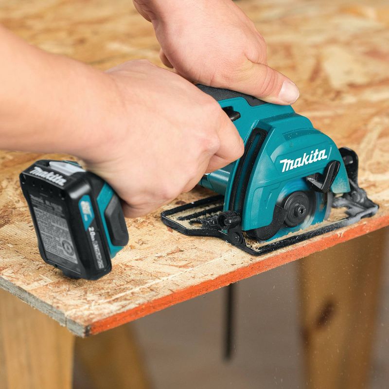 Makita SH02R1 12V MAX CXT 2.0 Ah Cordless Lithium-Ion 3-3/8 in. Circular Saw Kit