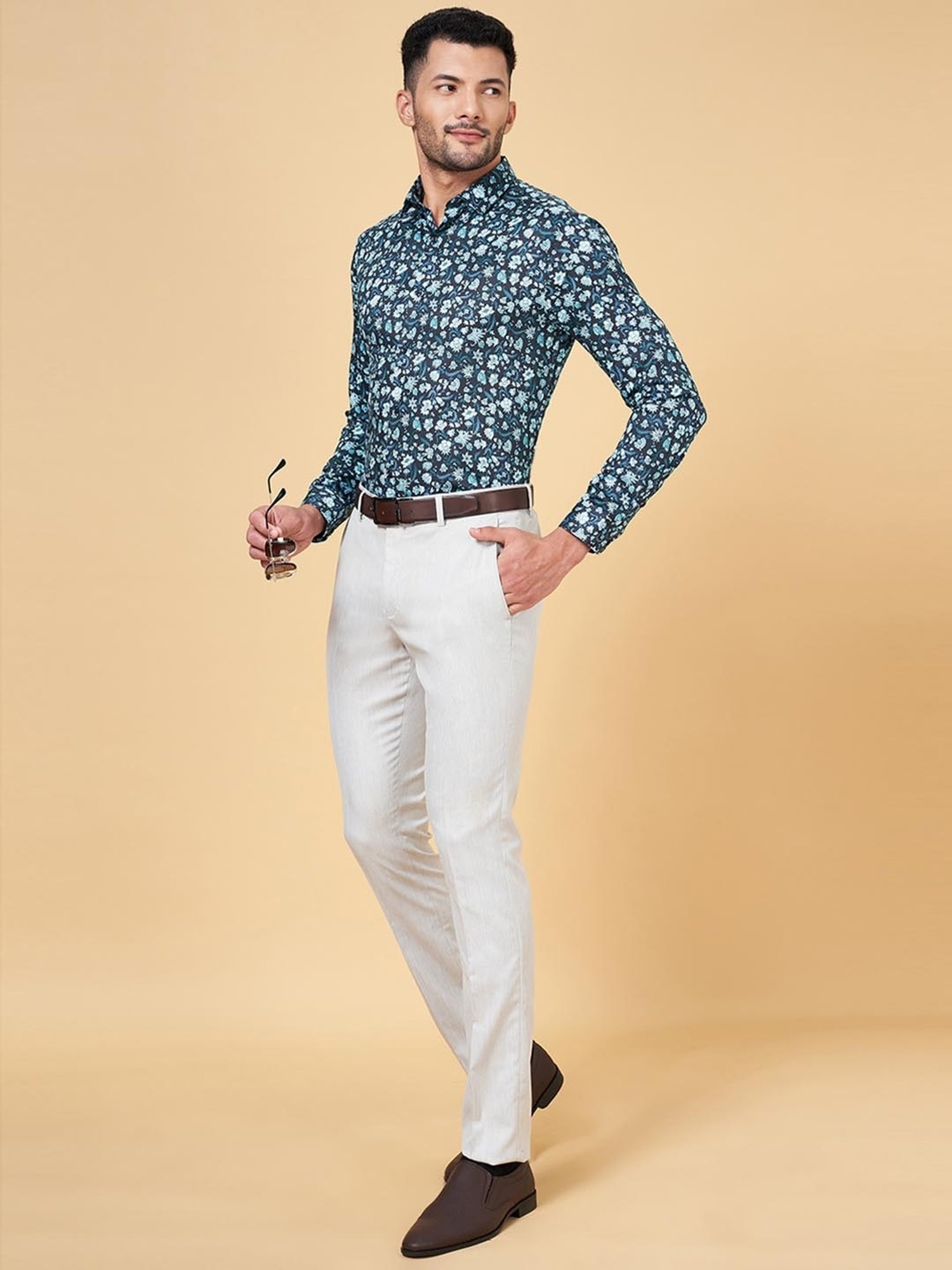 Peregrine by Pantaloons Black Cotton Slim Fit Printed Shirt