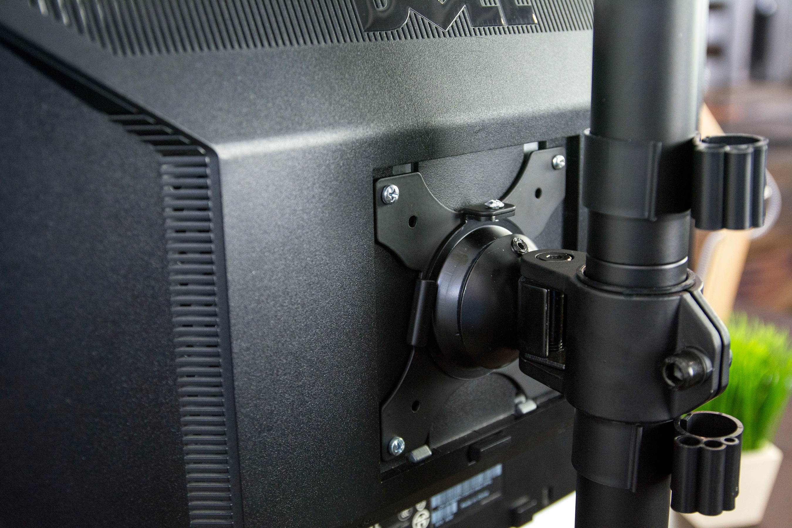 VIVO Triple LCD Monitor Desk Stand, Desktop Mount, Stacked Vertical 3 Screens up to 27" (STAND-V003V)