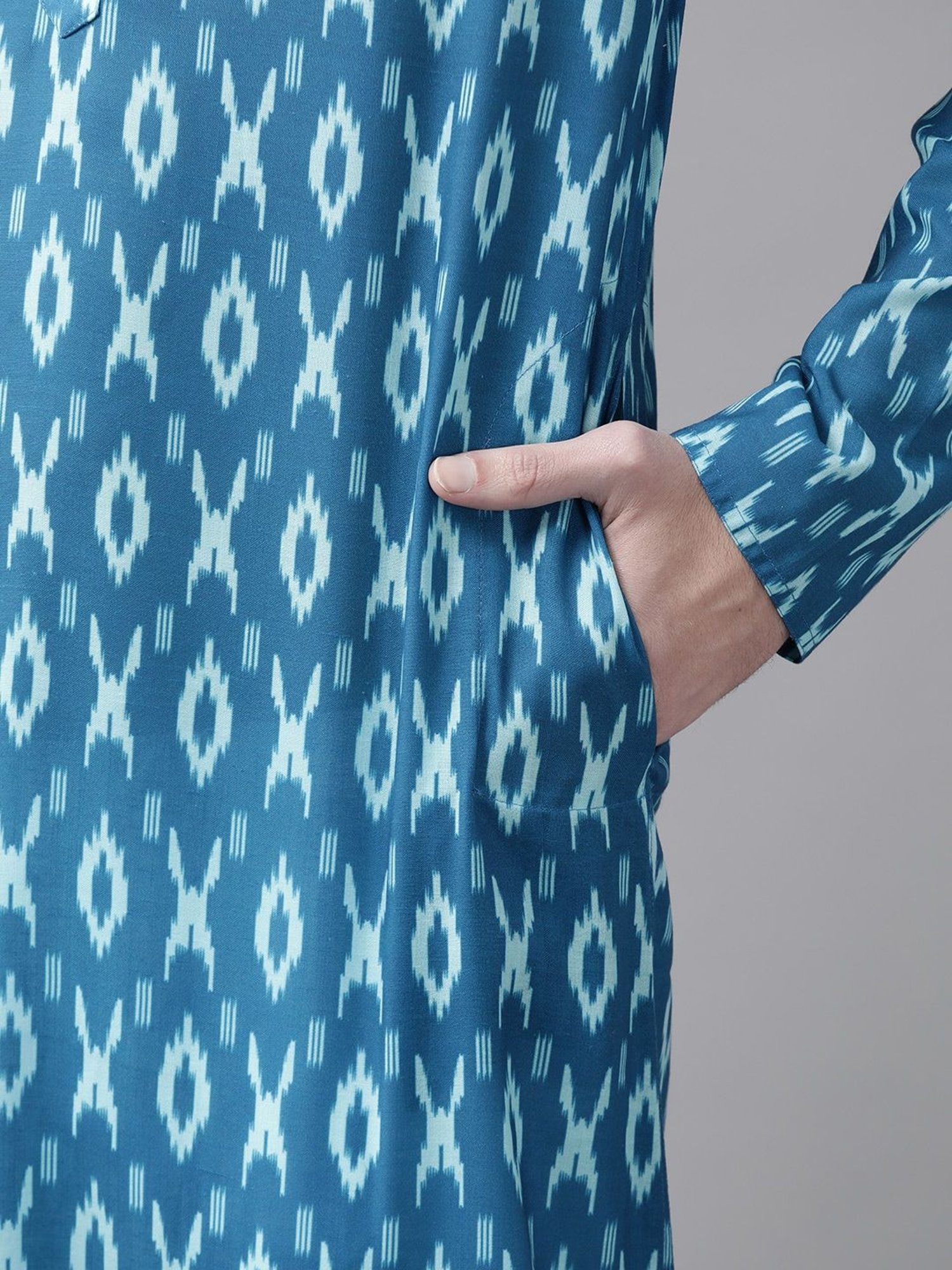 Vastramay Turquoise Cotton Straight Fit Printed Kurtas