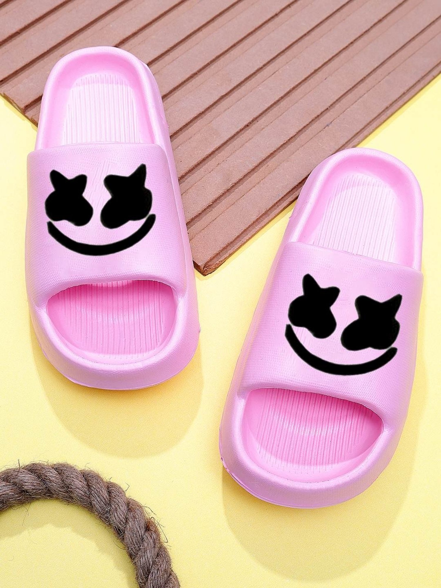 Pampy Angel Women's Pink Slides