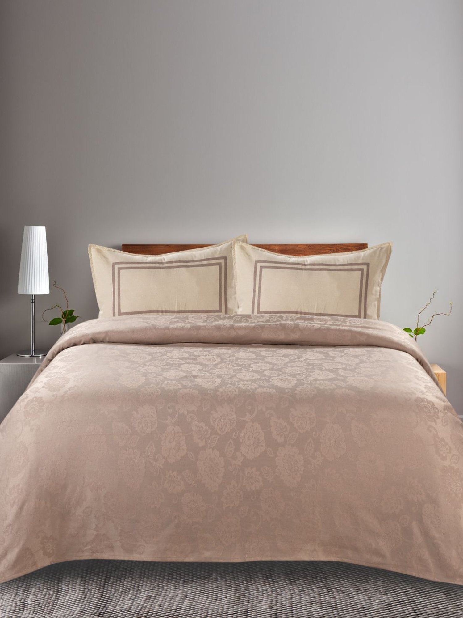 Saral Home Abstract Beige 155 TC Cotton King Sized Bed Sheet with 2 Pillow Covers