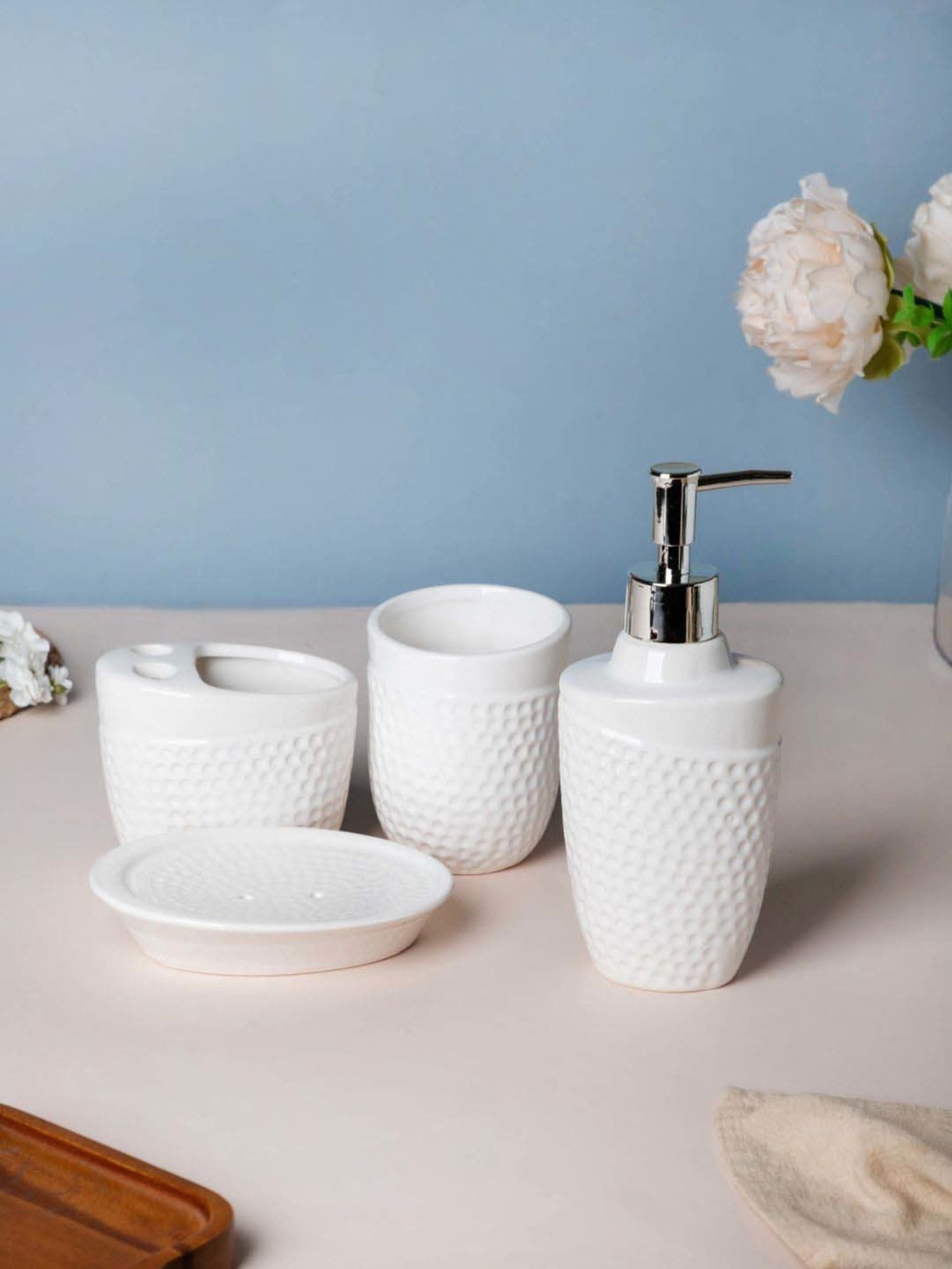 Nestasia dotted embossed White luxury ceramic bathroom complete set for wash basin (Set of 4)