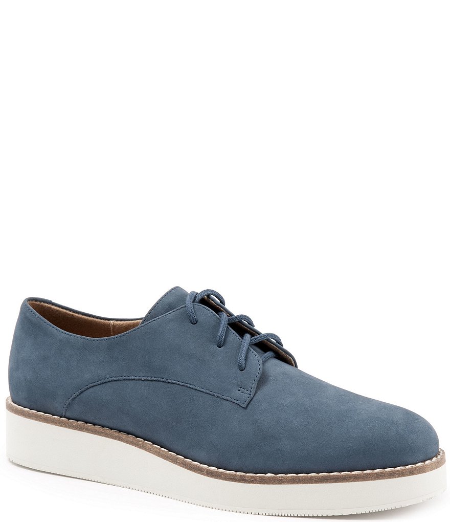 SoftWalk Willis Embossed Soft Leather Oxford Sneakers