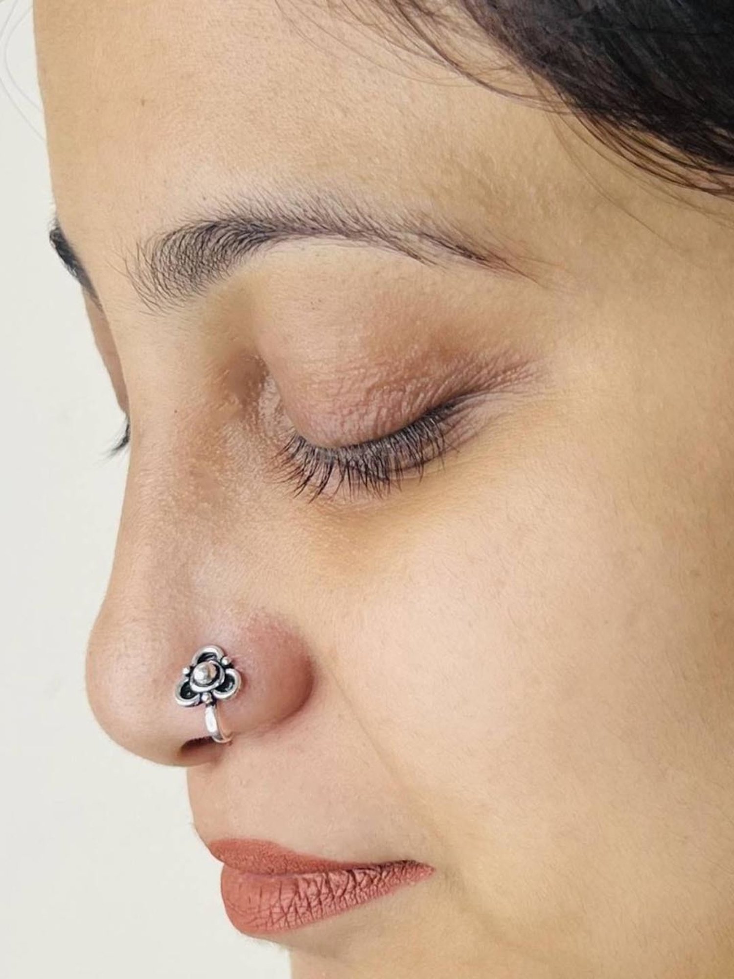 Zavya 92.5 Sterling Silver Floral Nosepin for Women