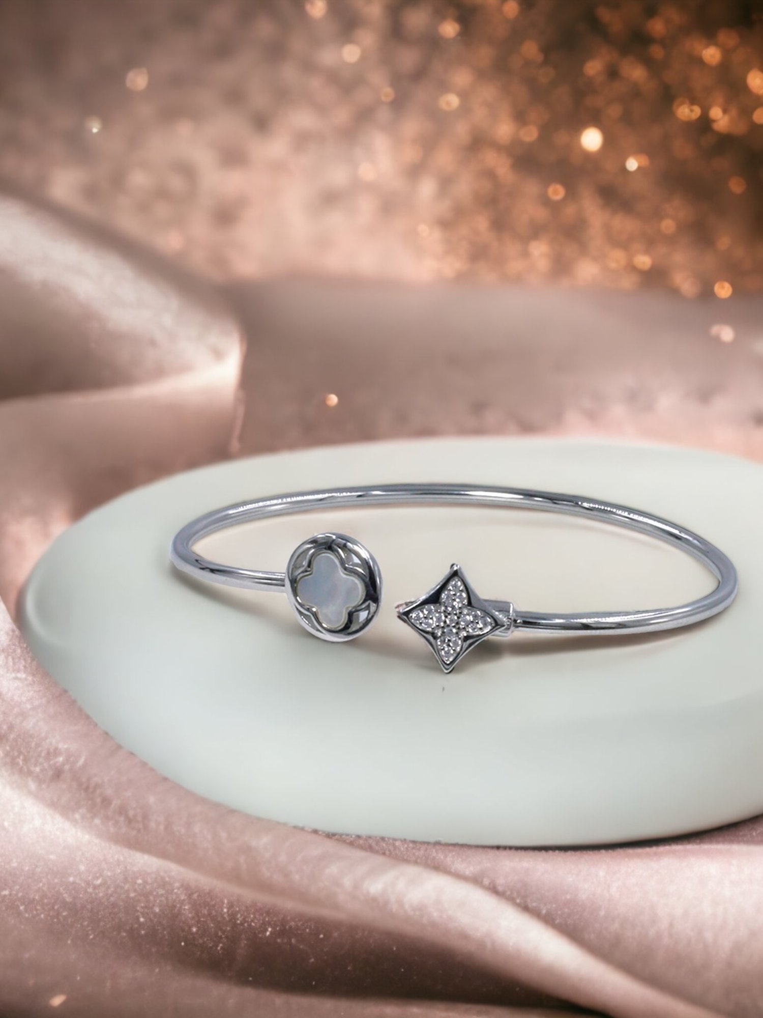 Taraash 92.5 Sterling Silver Top Openable Bangle for Women