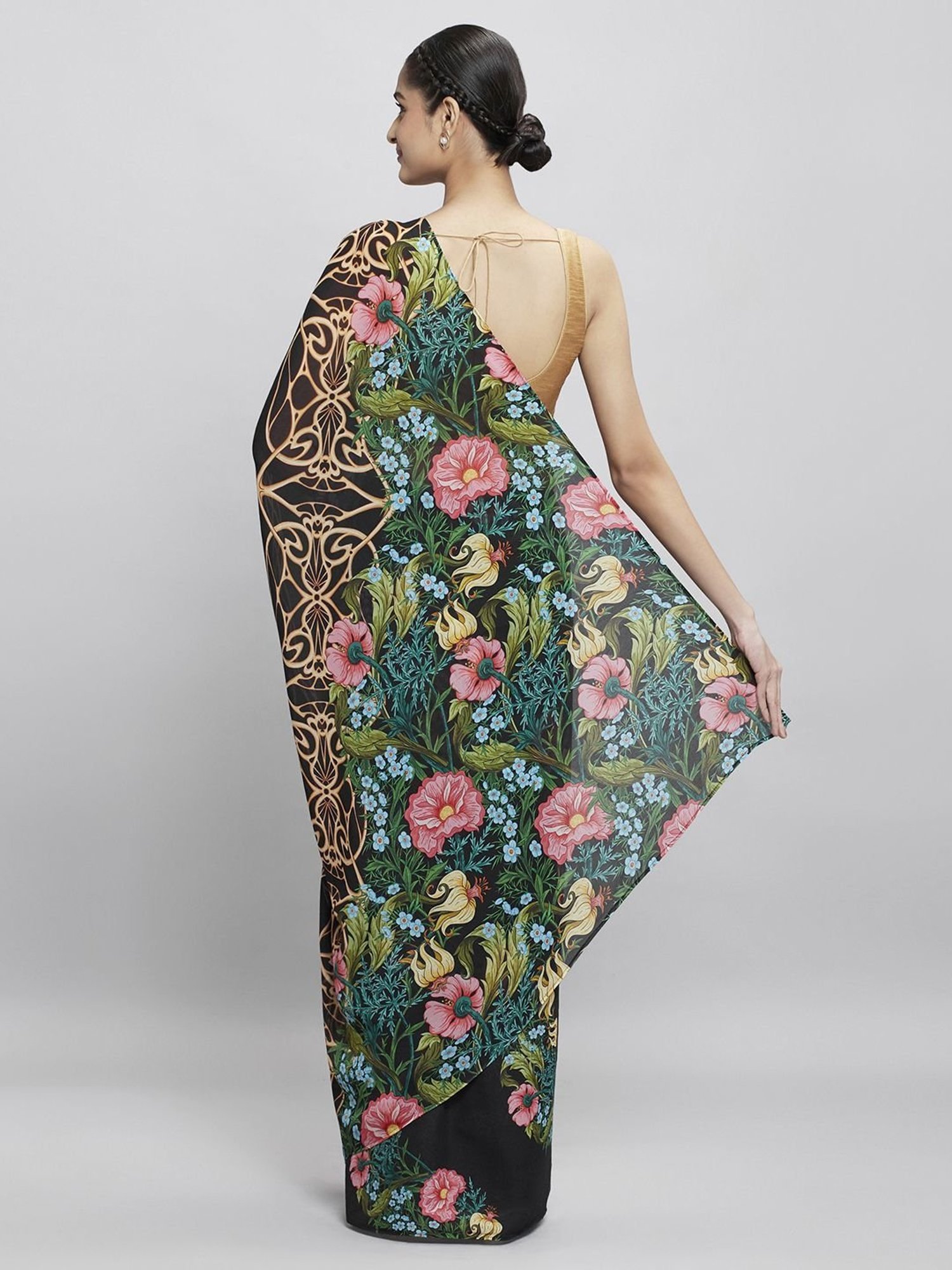 navyasa by liva Black Floral Print Saree With Unstitched Blouse