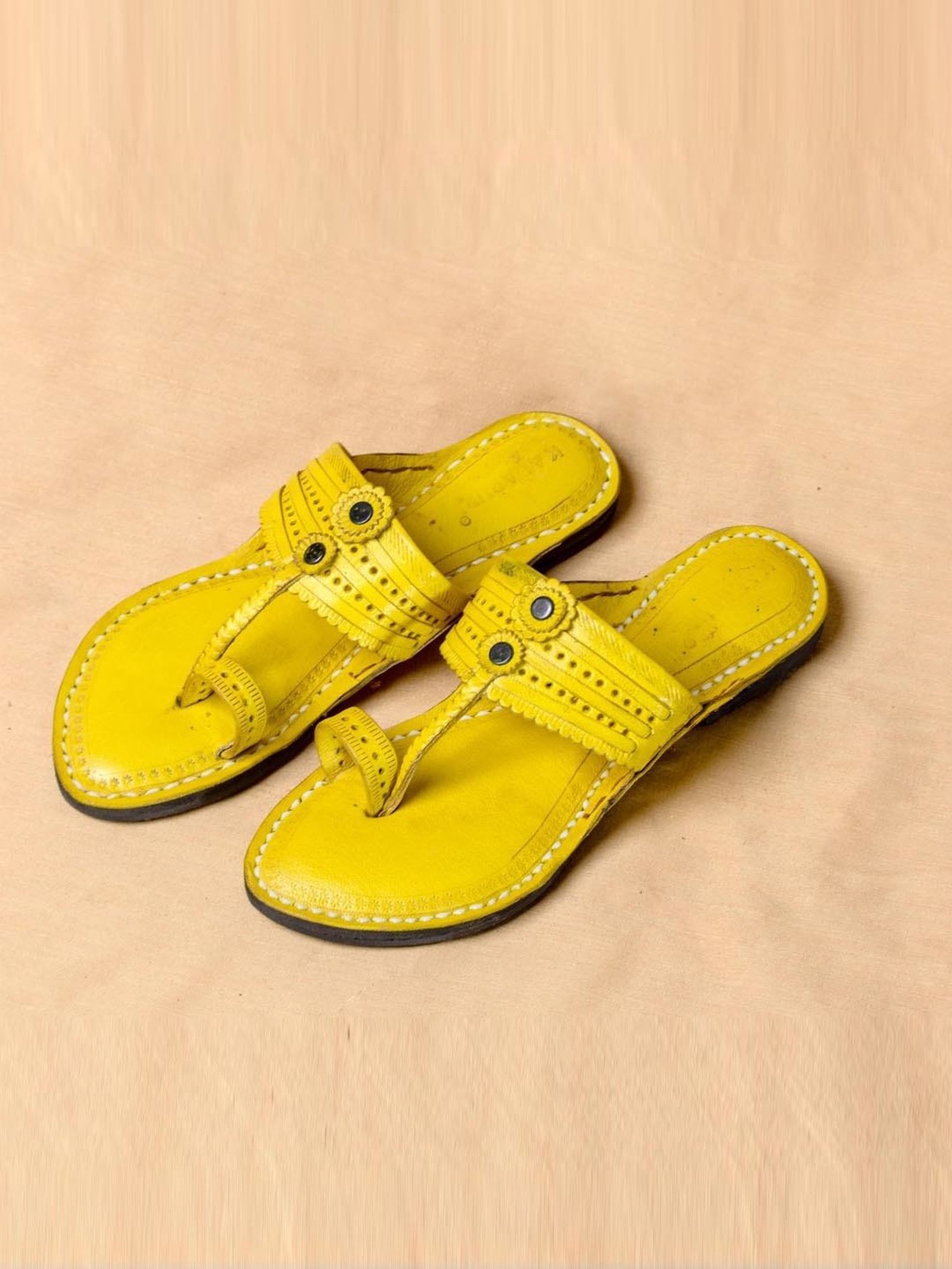 Kalapuri Women's Yellow Kolhapuri Sandals