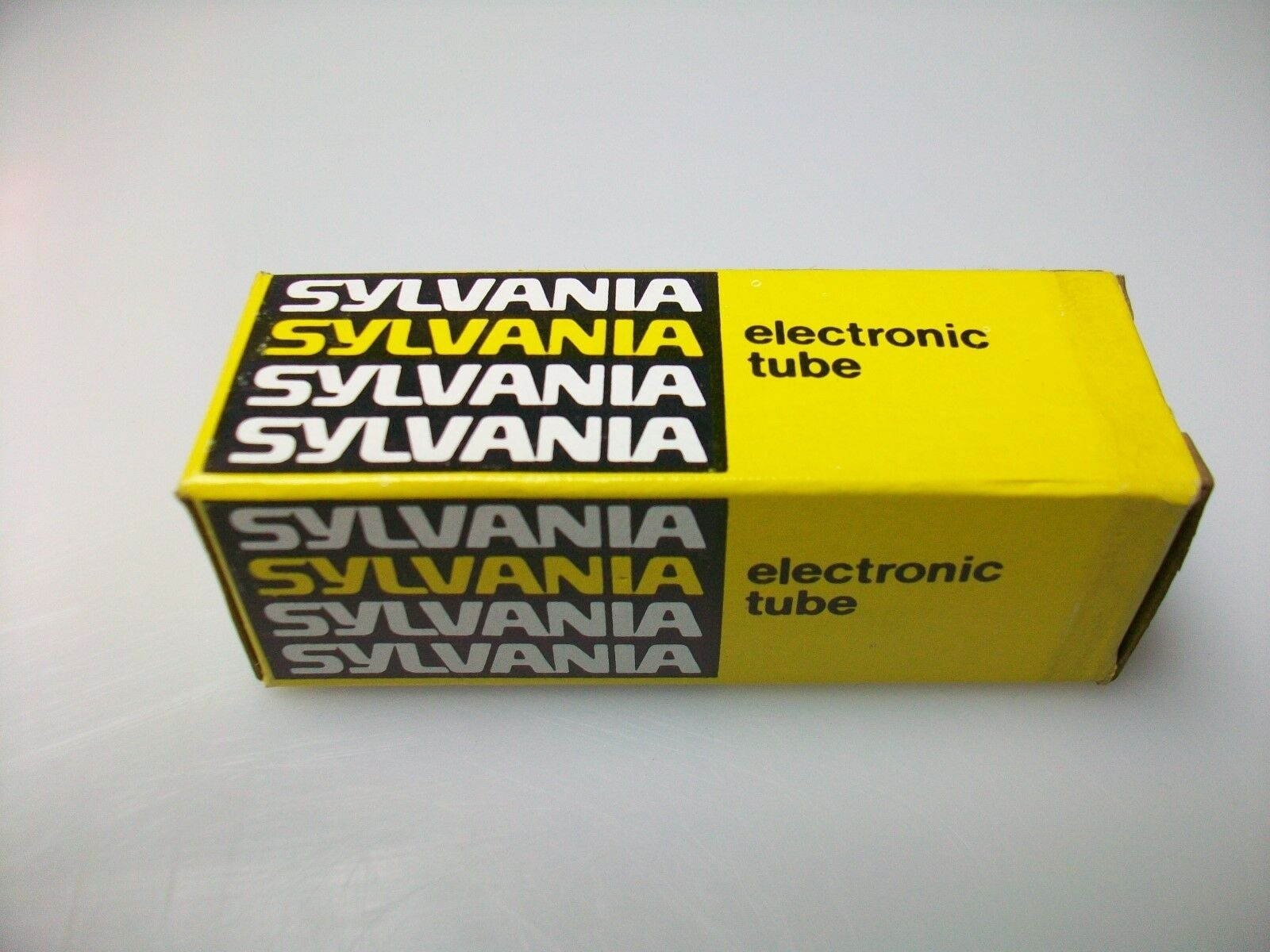 SLEEVE OF 5 SYLVANIA 6GN8/6EB8  TUBES