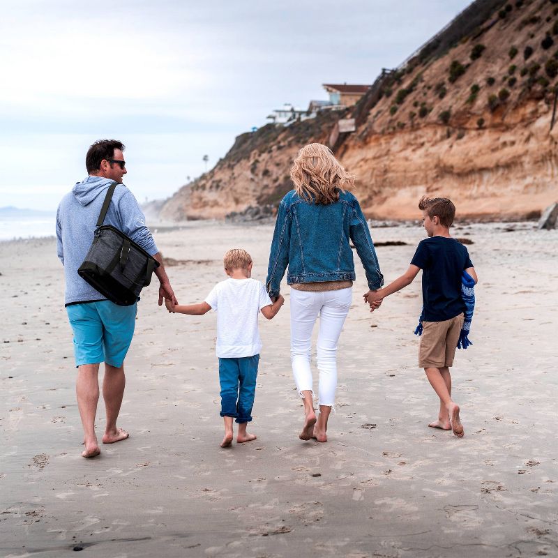 CleverMade Tahoe Soft-Sided Collapsible 21.12qt Cooler