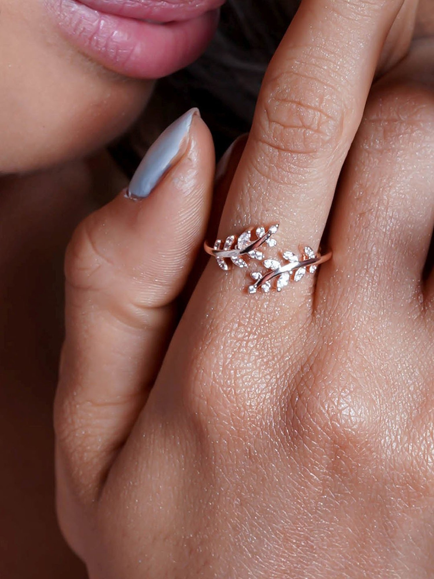 Joker & Witch Rose Gold Rhinestone- Blingy Falla Rhinestones Rose Finger Ring