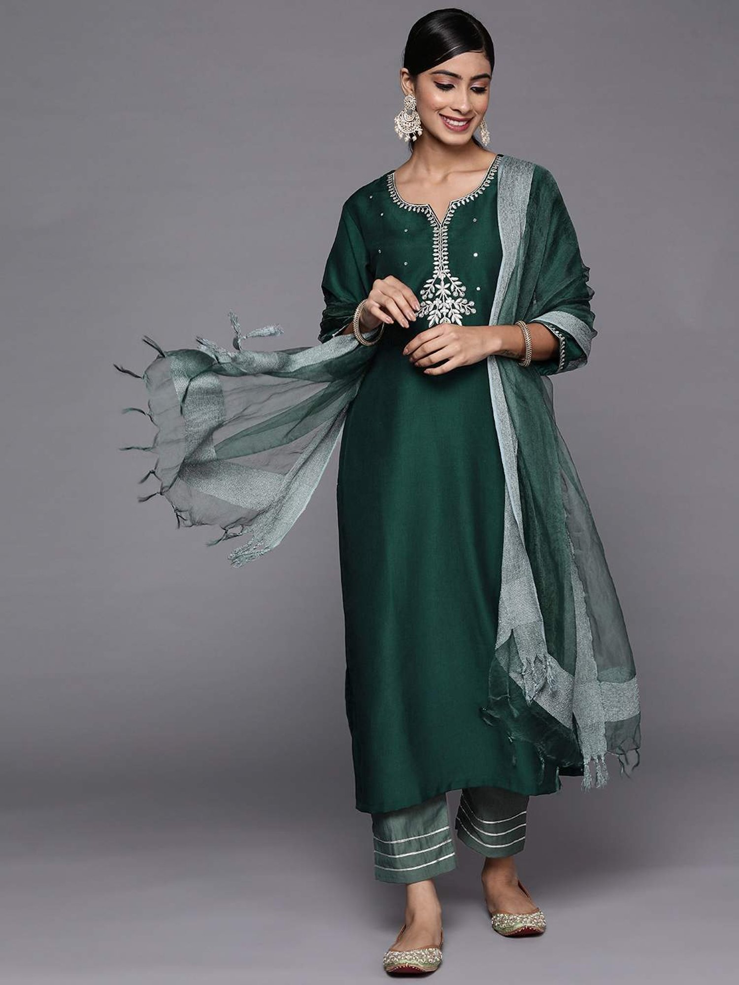 Varanga Green Embroidered Kurta Pant Set With Dupatta