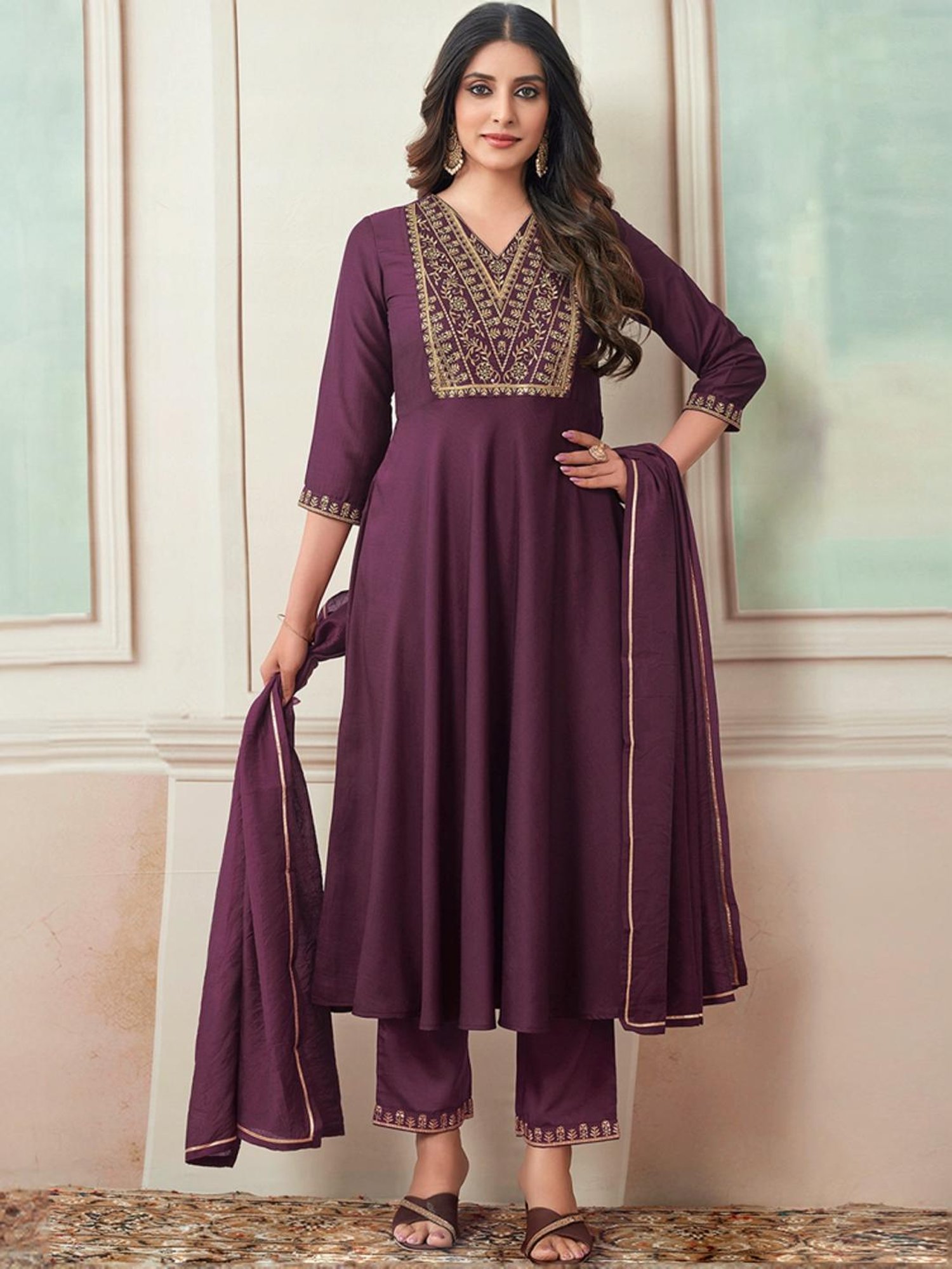 Skylee Purple Embroidered Kurta Pant Set With Dupatta
