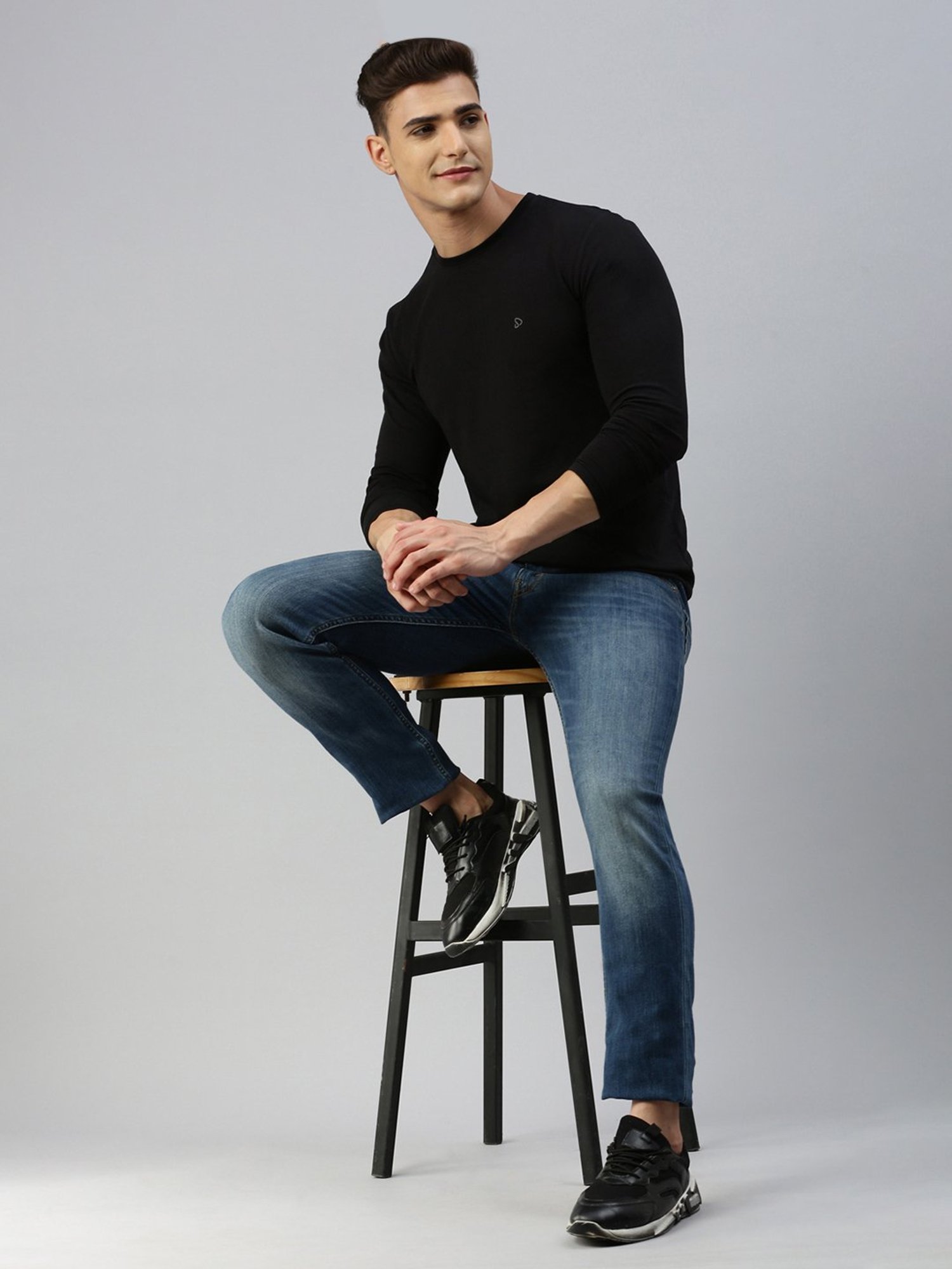 Sporto Black Regular Fit Crew T-Shirt