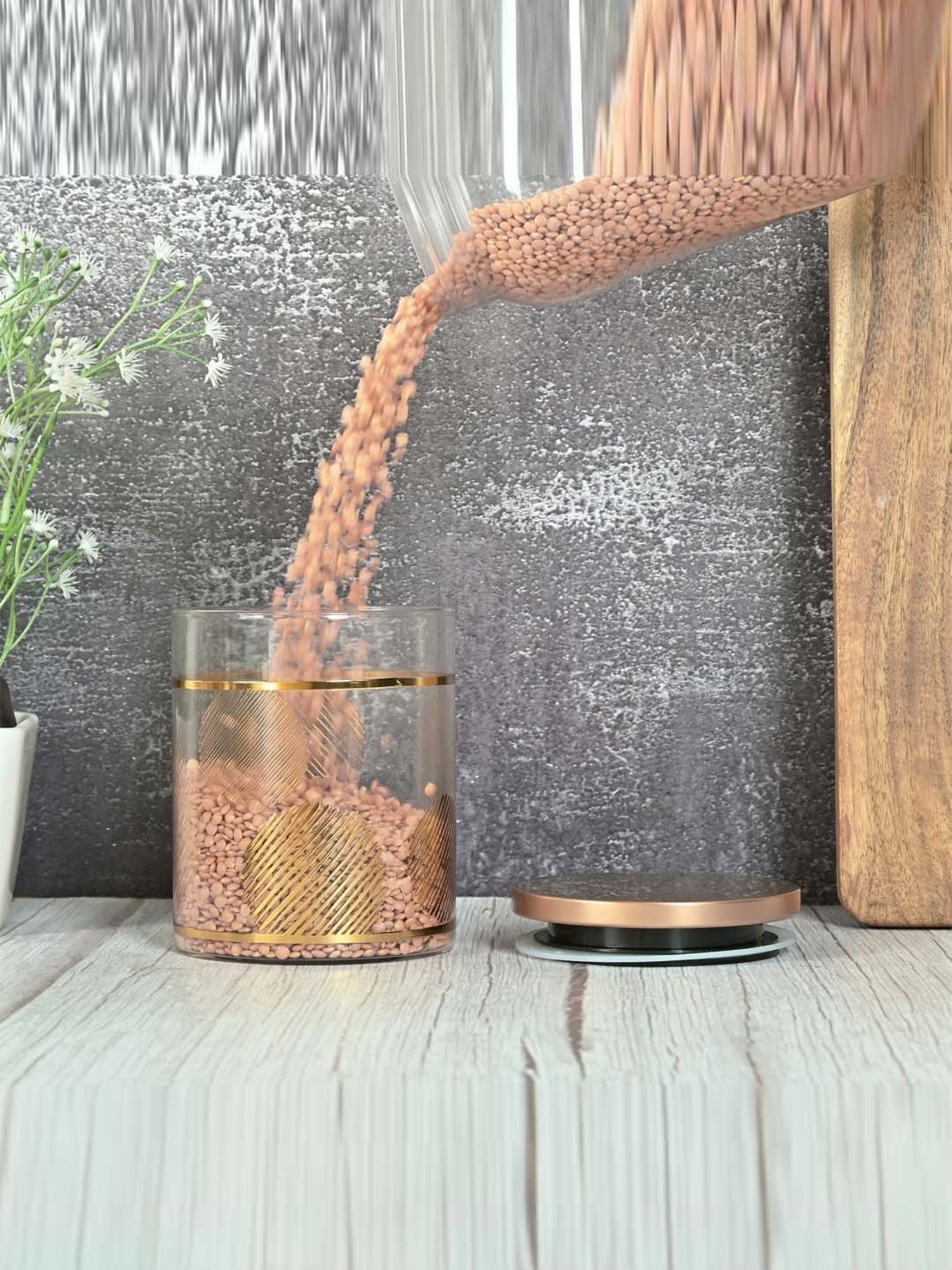 Femora Golden Borosilicate Glass Kitchen Storage Jar With Airtight Steel Lid (0.75 L)