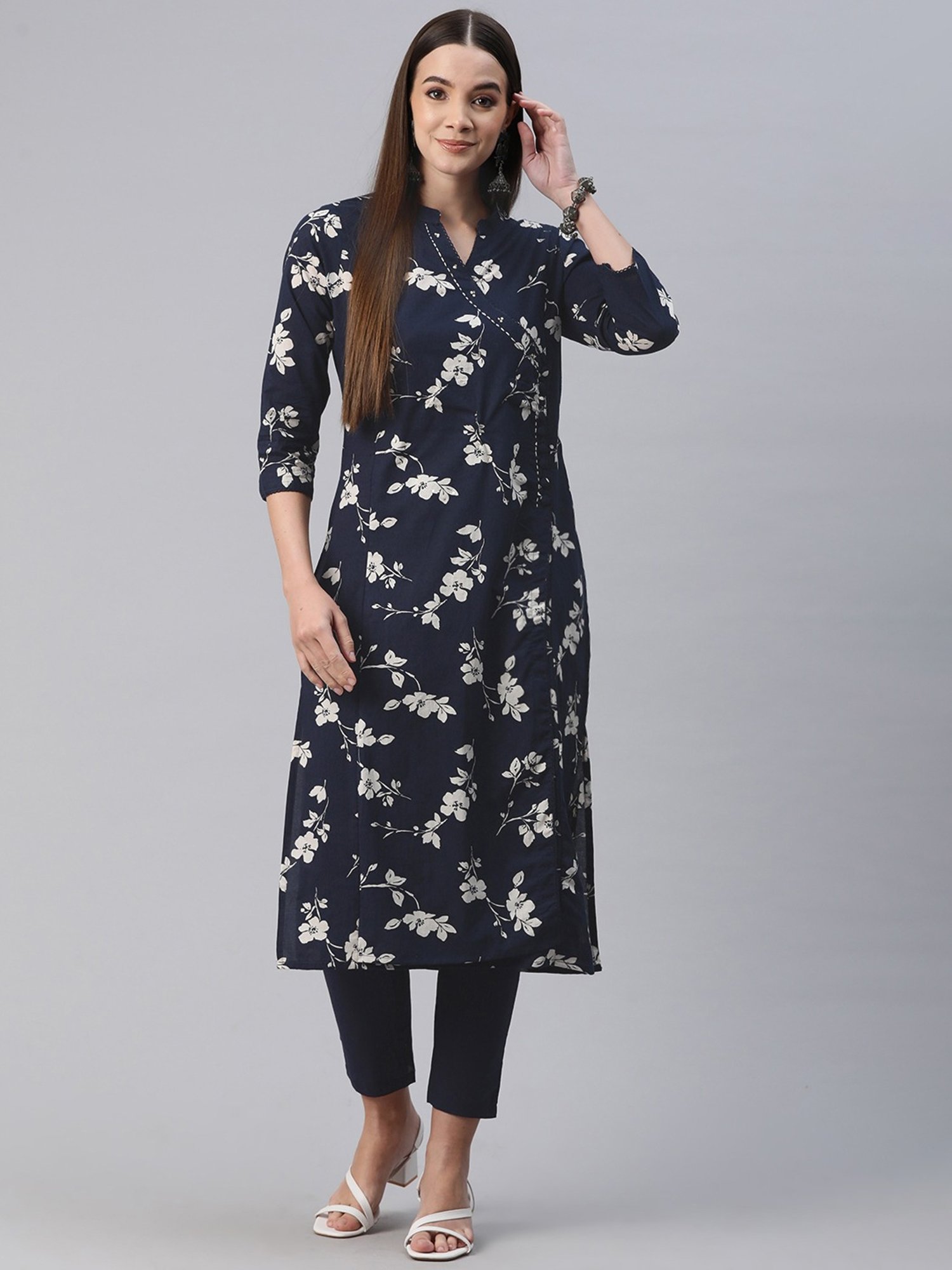 READIPRINT FASHIONS Blue Cotton Floral Print Kurta Pant Set