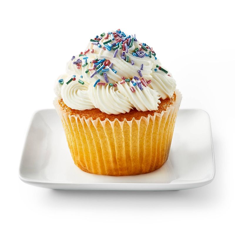 Vanilla Filled Jumbo Cupcake - 6oz - Favorite Day™