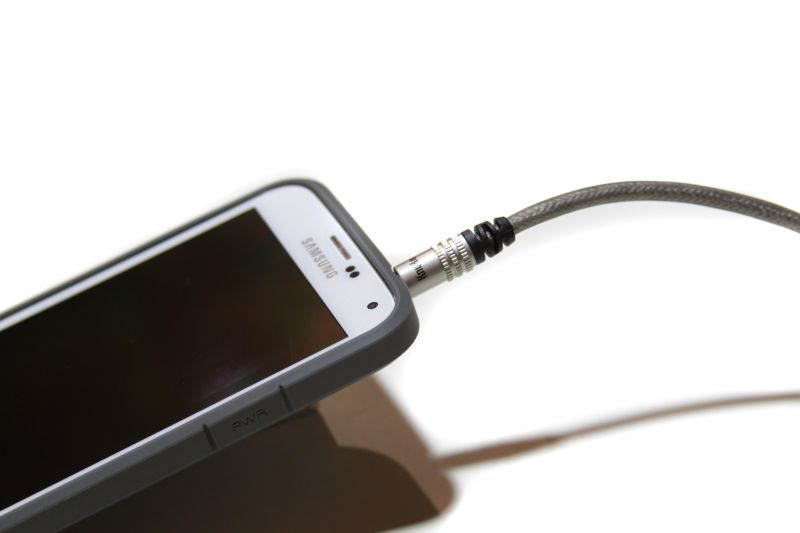 KnuKonceptz Krystal Kable MP3/iPod 3.5MM Stereo Aux Headphone Cable 5M