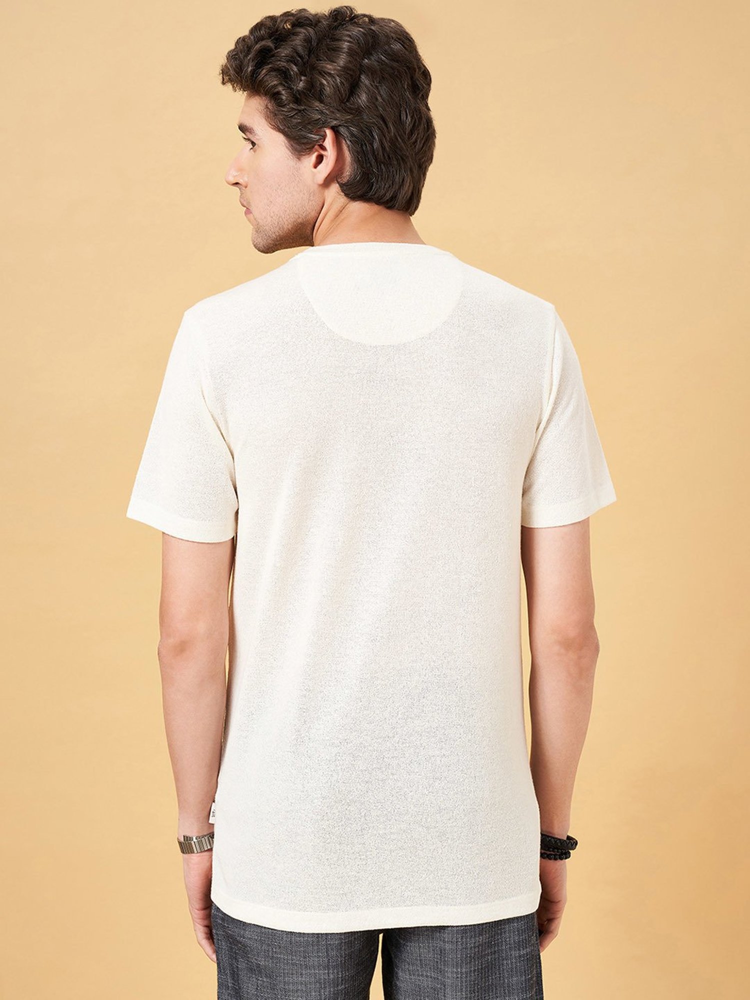 7 Alt by Pantaloons Off White Slim Fit Crew T-Shirt