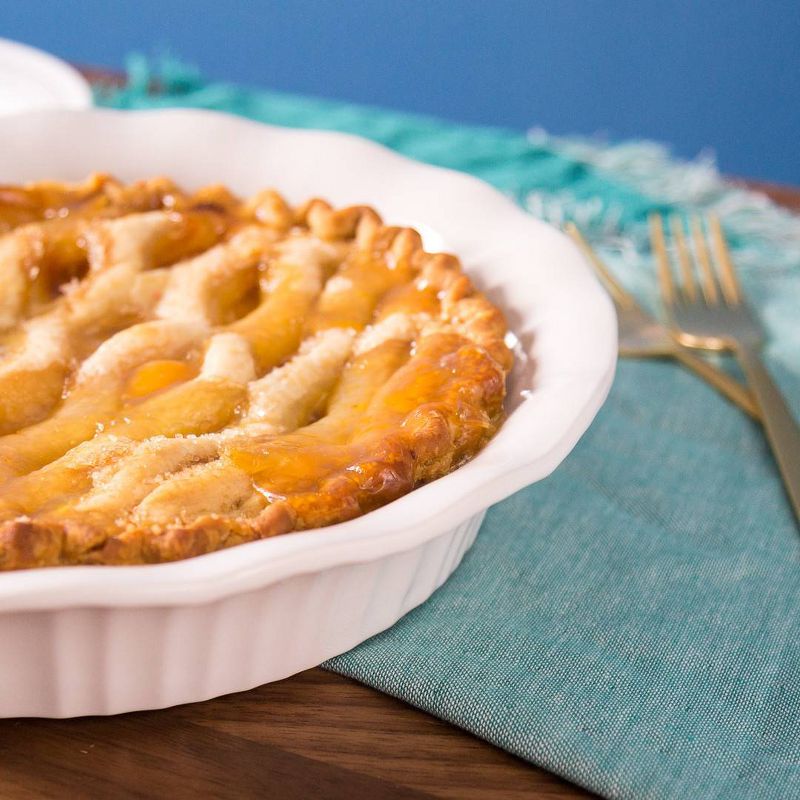 Nordic Ware Natural Aluminum Commercial Hi-Dome Covered Pie Pan