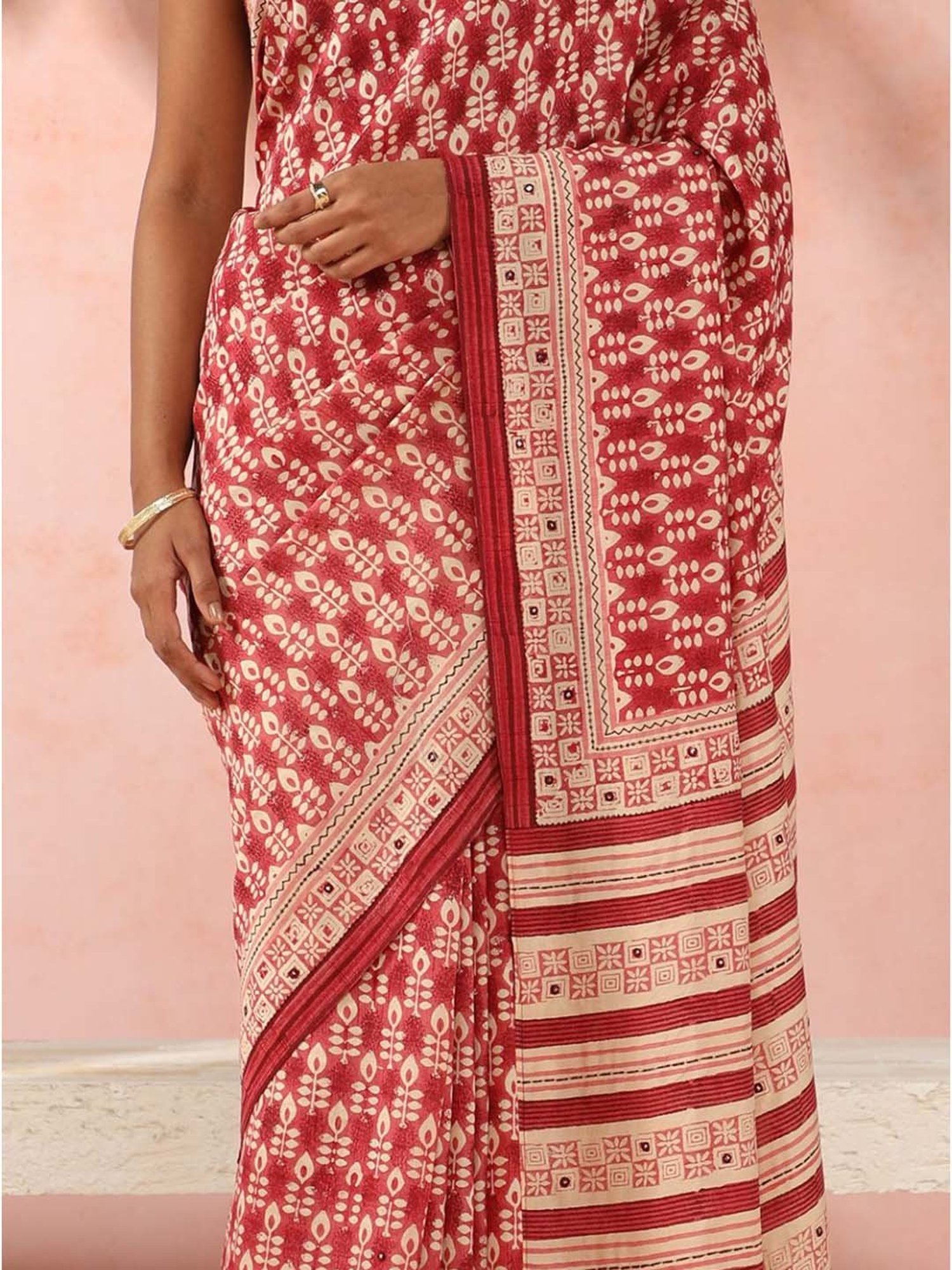 Taneira Red Cotton Printed Saree With Unstitched Blouse