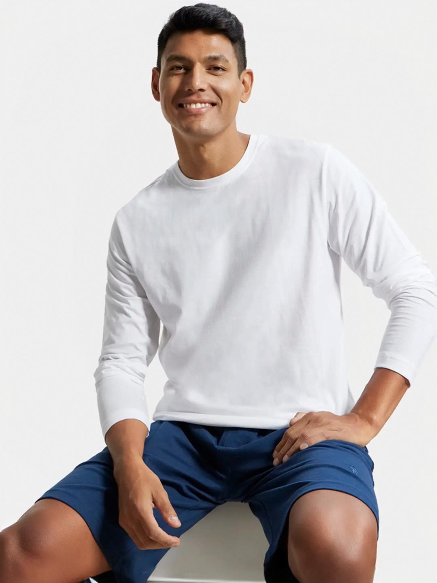 Jockey AM95 Men's Super Combed Cotton Rich Solid Round Neck Full Sleeve T-Shirt