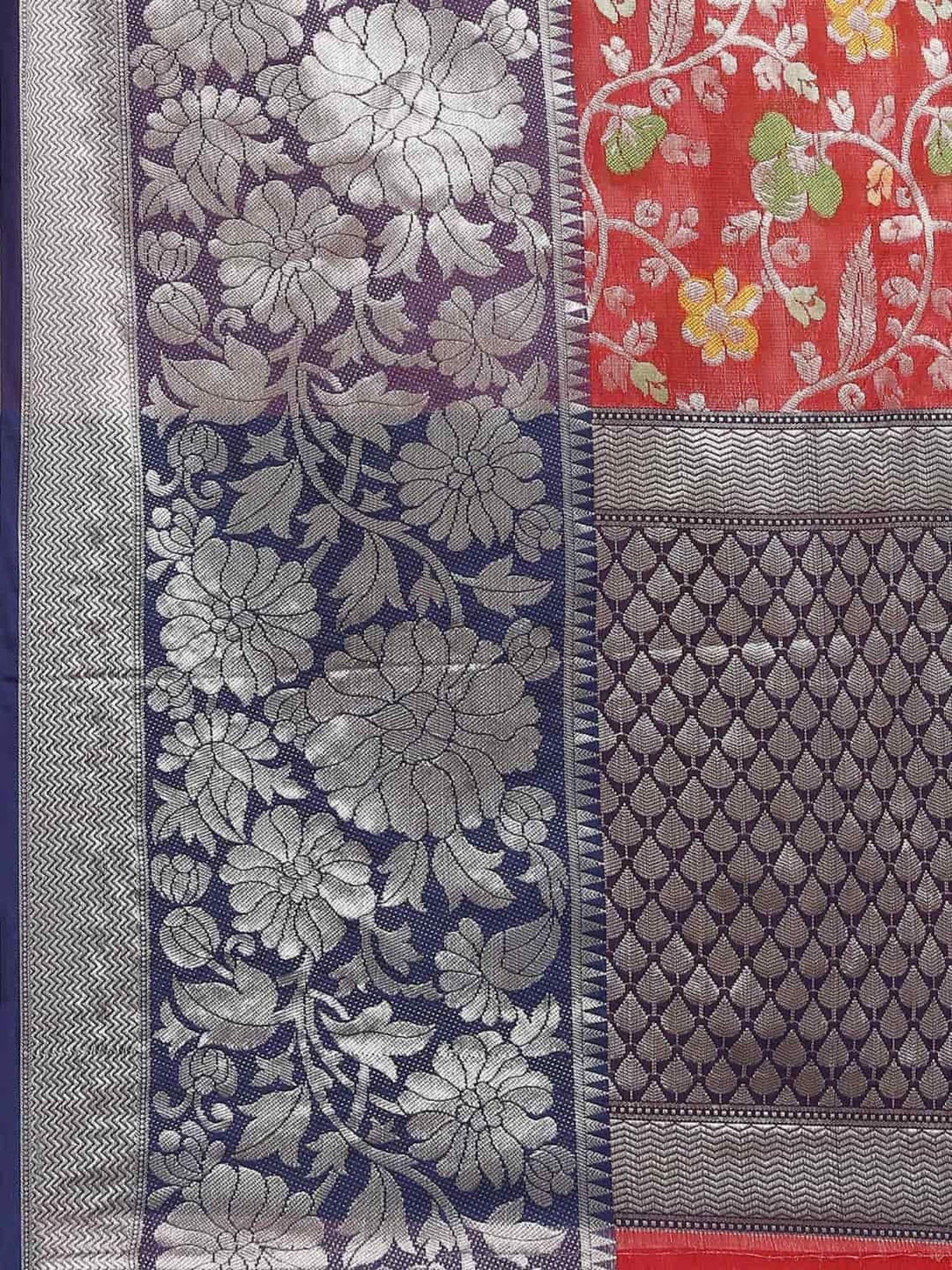 Unnati Silks Grey Cotton Printed Saree With Unstitched Blouse