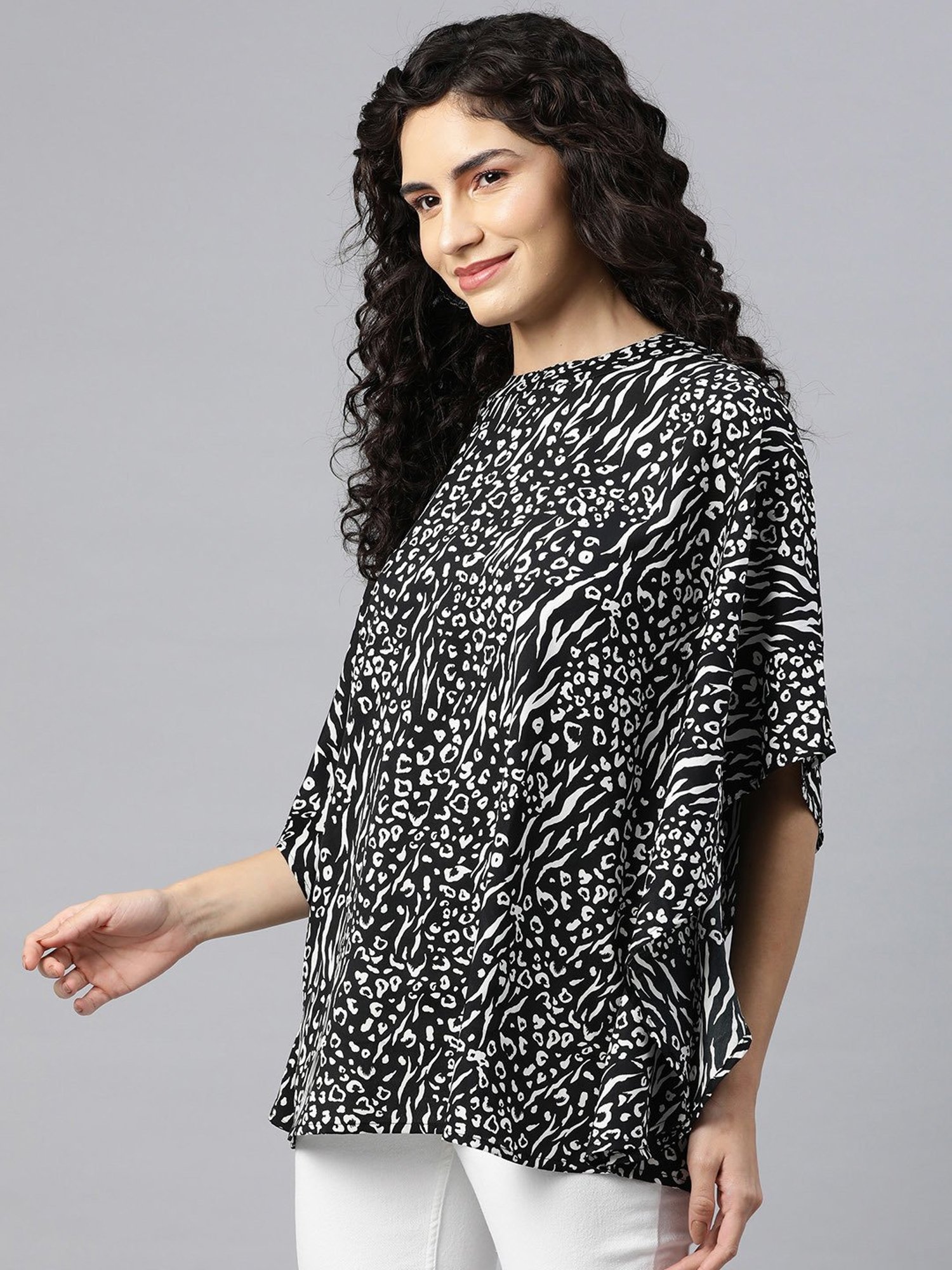 Cottinfab Black & white Printed Kaftan