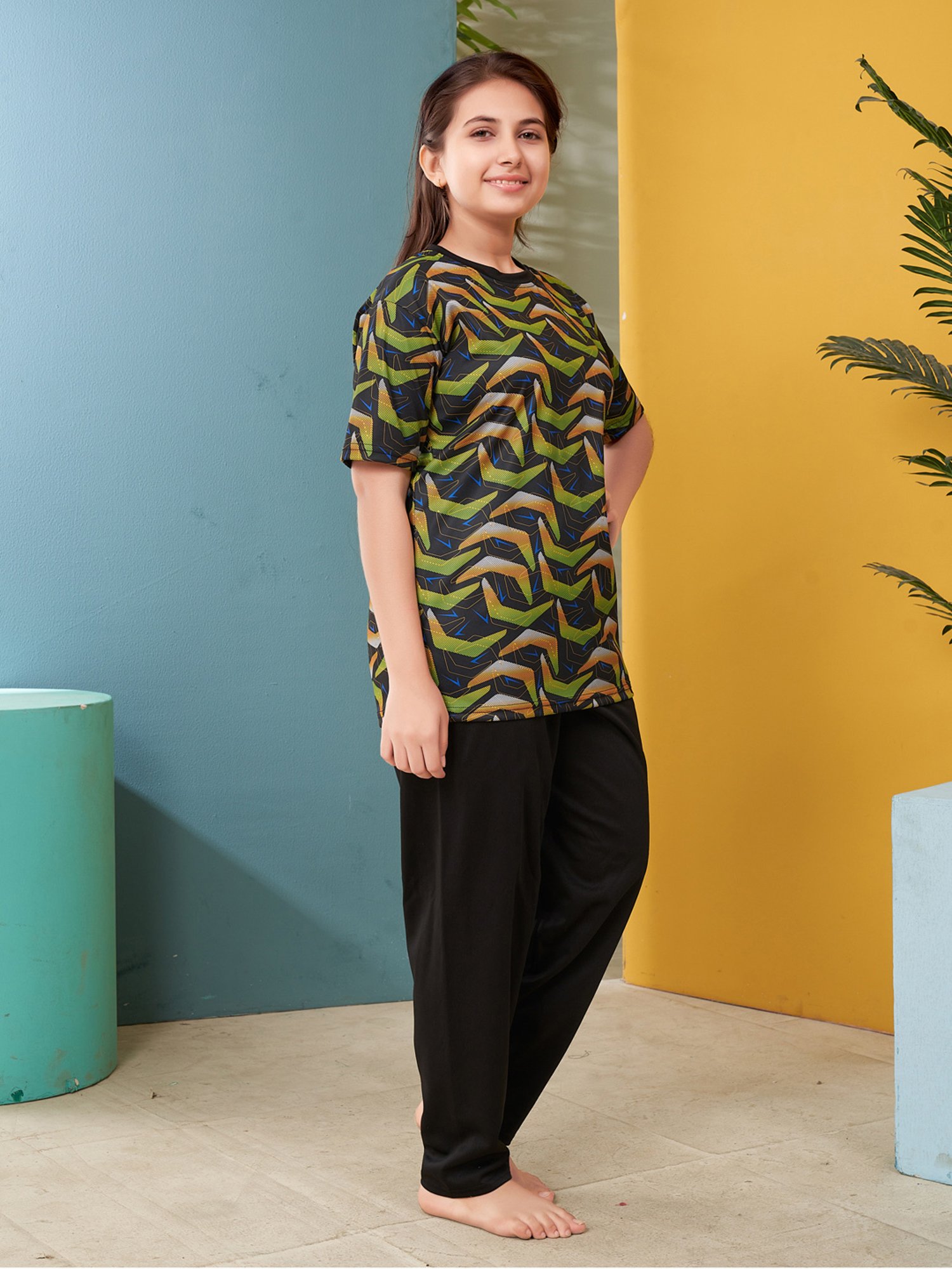 Aarika Kids Green & Black Printed Top with Pants