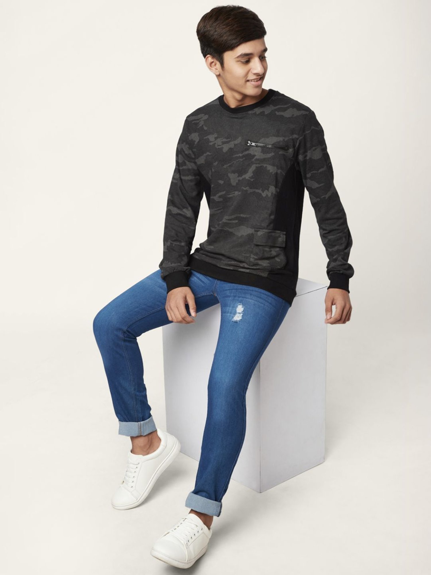 Coolsters by Pantaloons Kids Black Cotton Printed Full Sleeves Sweatshirt