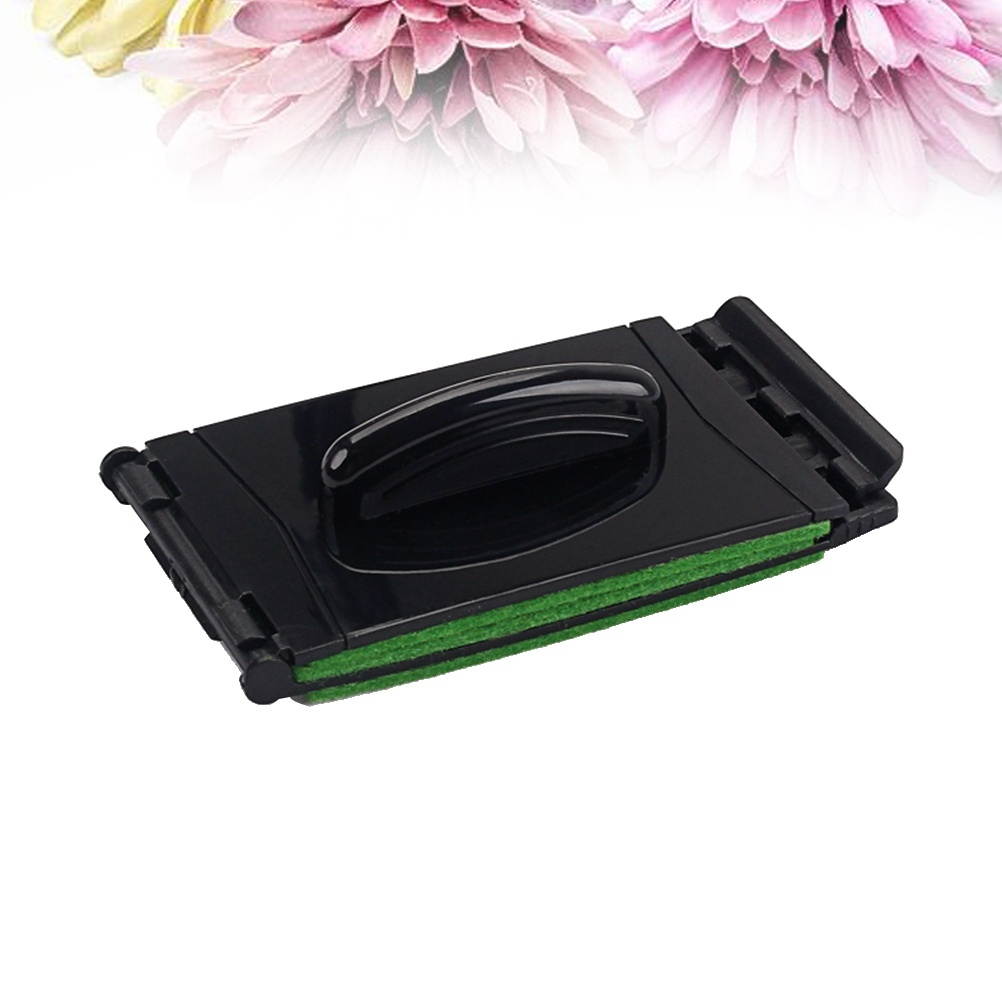 Guitar Bass Strings Scrubber Cleaner Fretboard Fingerboard Rub Cleaning Tool Maintenance Brush Tool for Guitar Bass Ukulele Banjo Stringed Musical Instruments (Green)