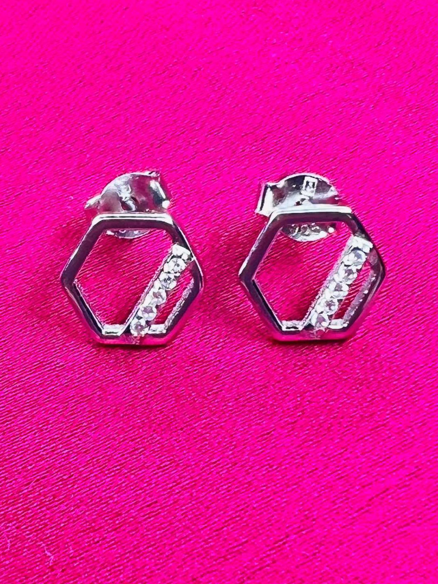 Arte Jewels 925 Sterling Silver CZ-studded Hexagon Shape Stud Earrings for Women & Girls