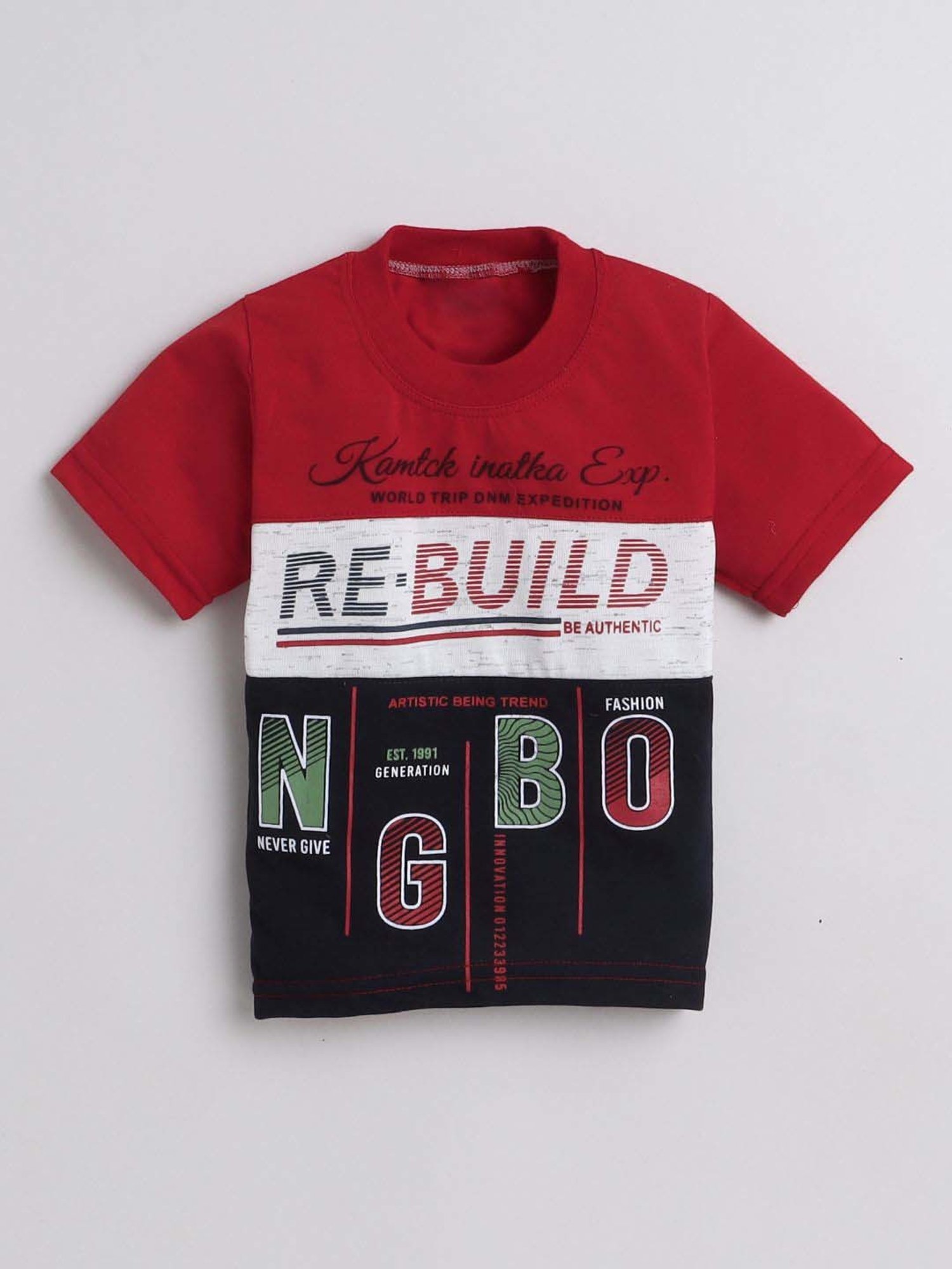 Fourfolds Unisex Red Printed Clothing Set