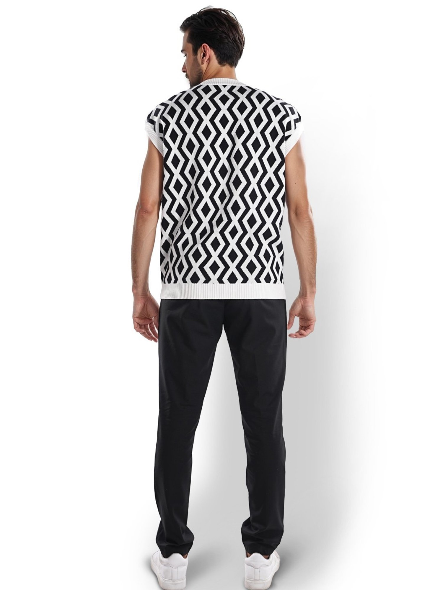 Celio* Black Regular Fit Printed Sweater