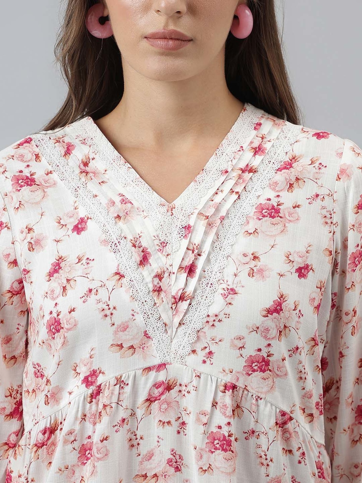 Latin Quarters Light Pink Floral Print Top