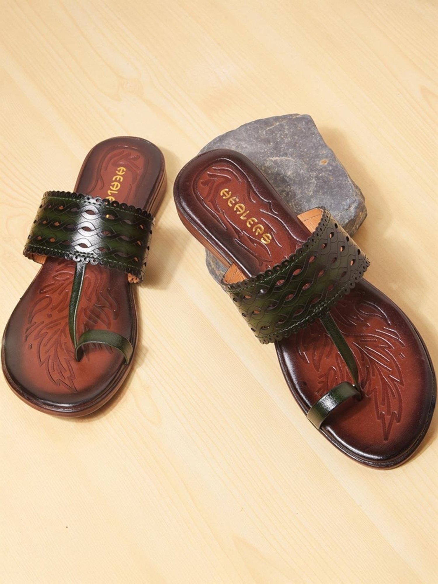 Healers by Liberty Women's Olive Toe Ring Sandals