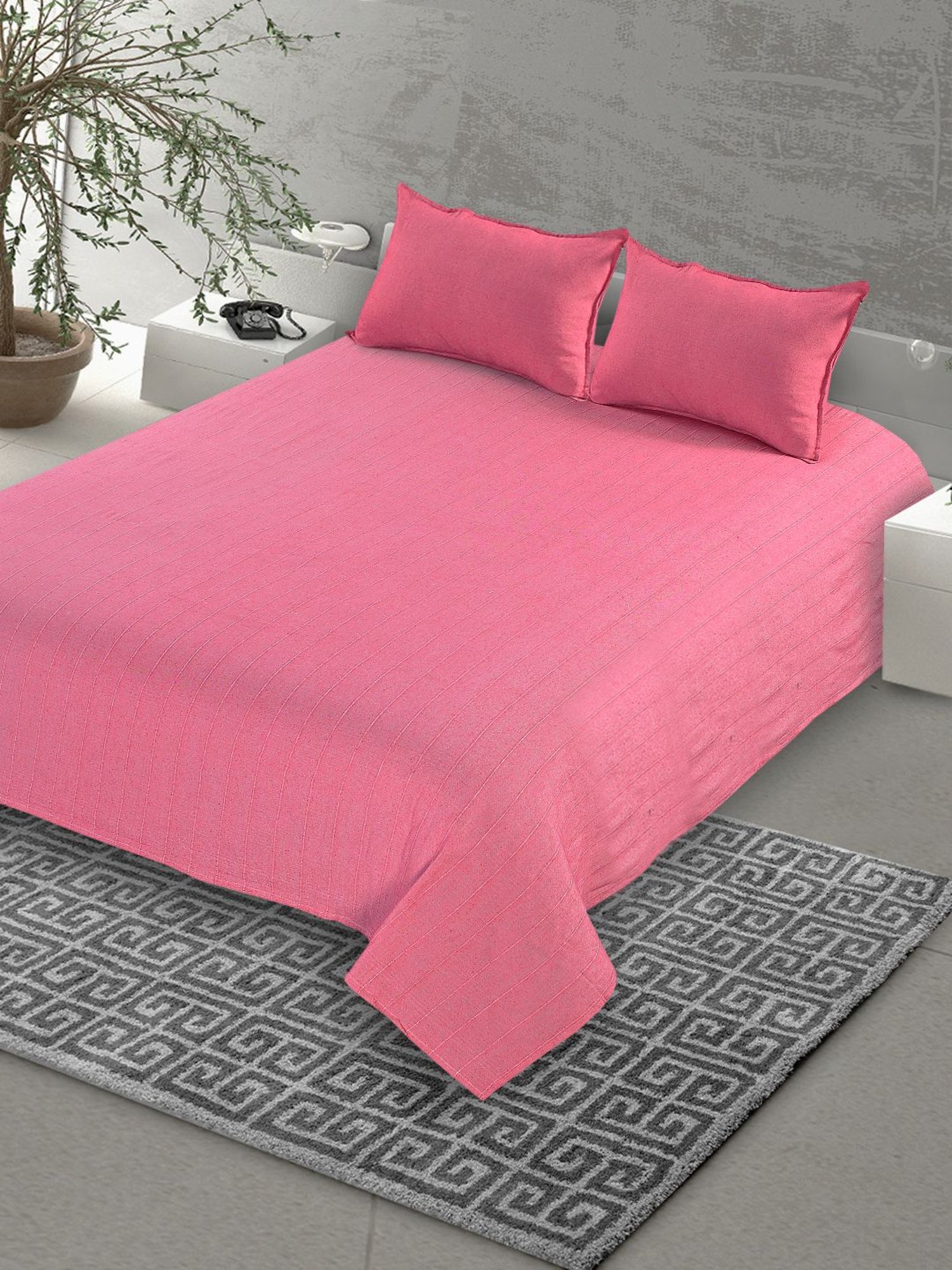 Saral Home Abstract Pink 155 TC Cotton King Sized Bed Sheet with 2 Pillow Covers