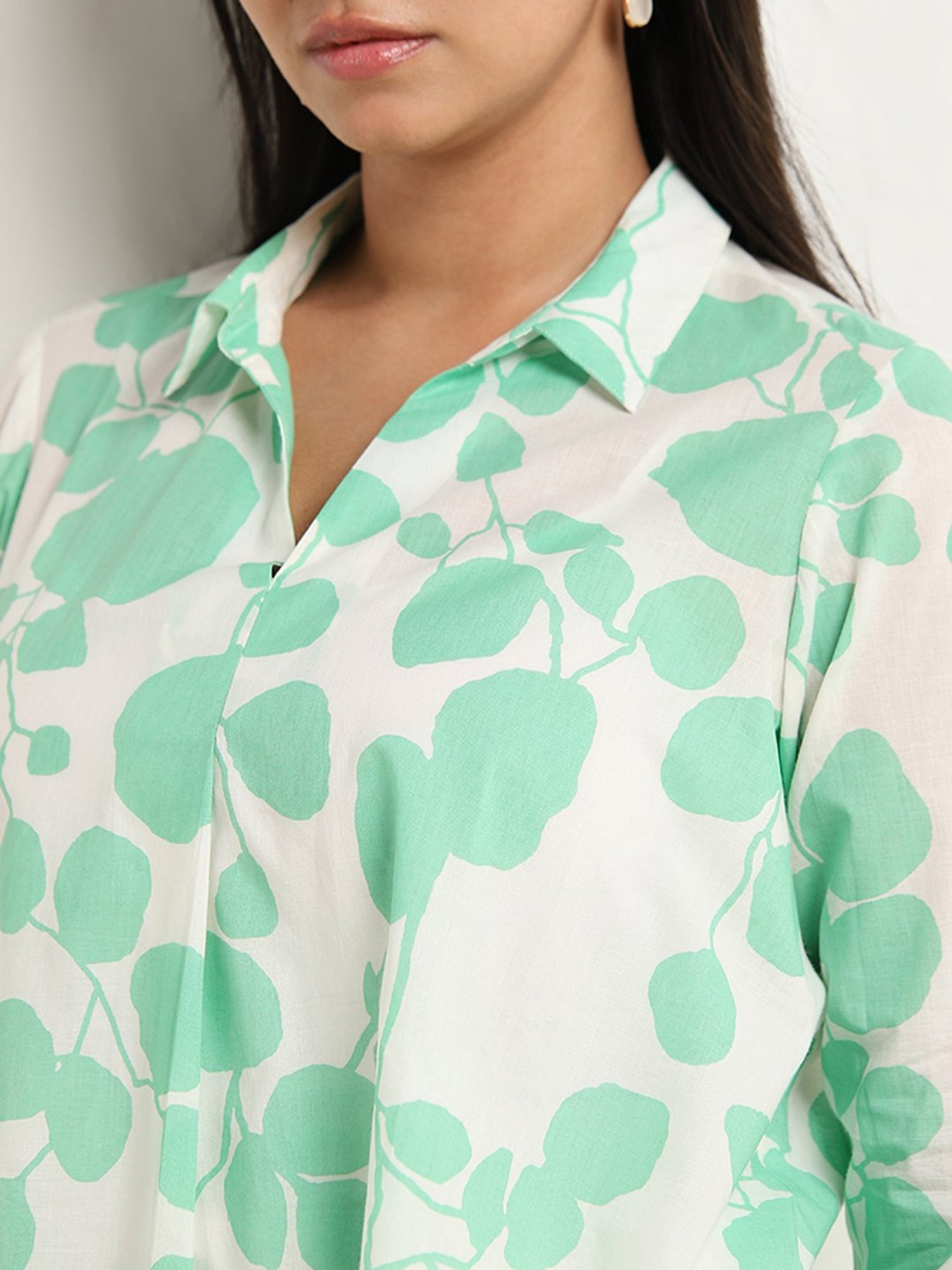 Diza by Westside Light Green Foliage Printed Straight Cotton Kurti